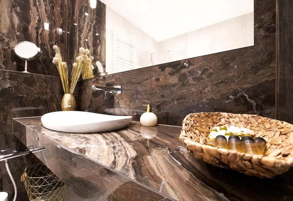 Bathroom in Jacuzzi SPA Prestige