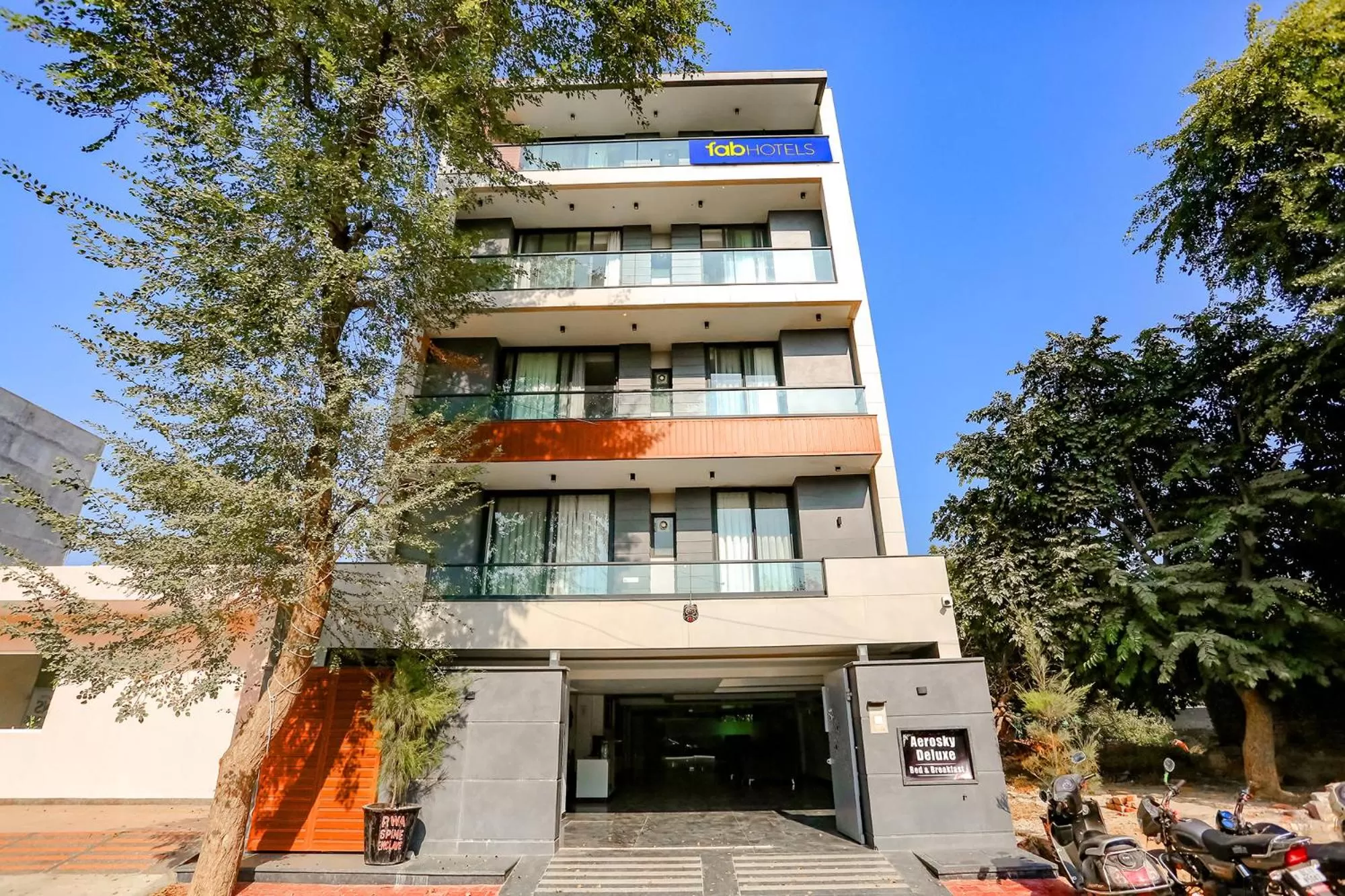 Property building in FabExpress Aerosky Deluxe - Nr Yashobhoomi Convention Centre