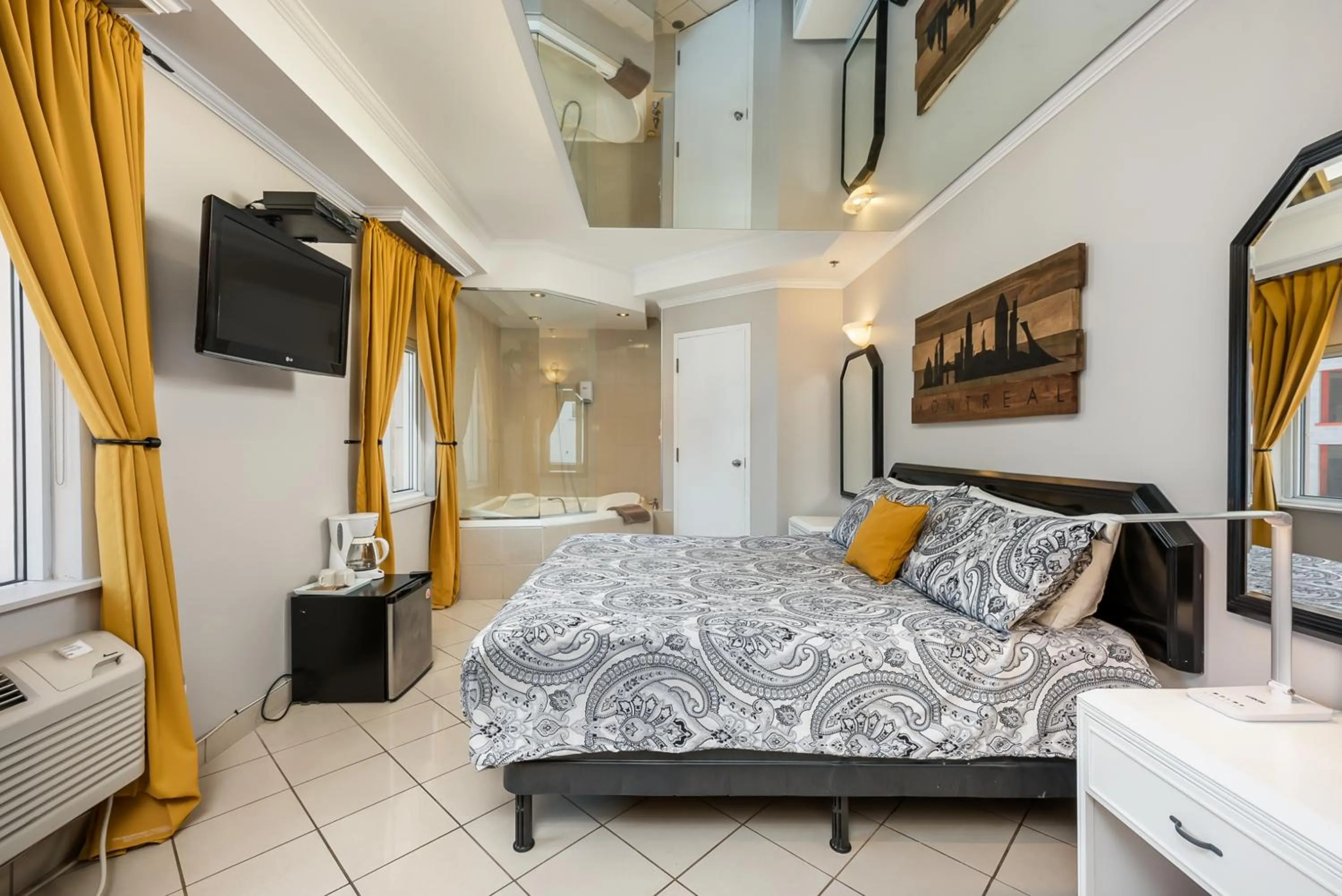 Bed in Samesun Montreal Hotel & Hostel