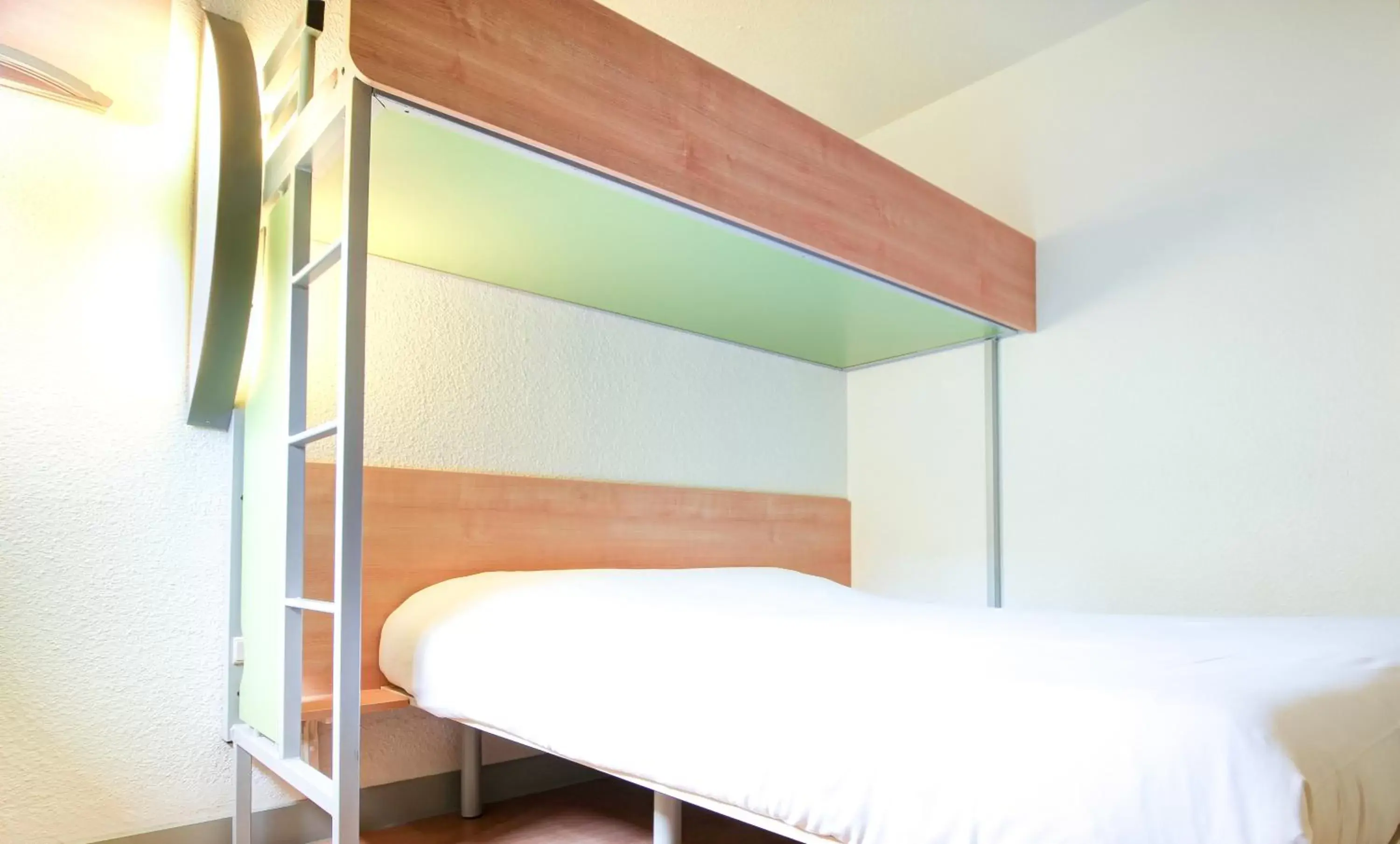 bunk bed, Bed in ibis budget Chateaudun