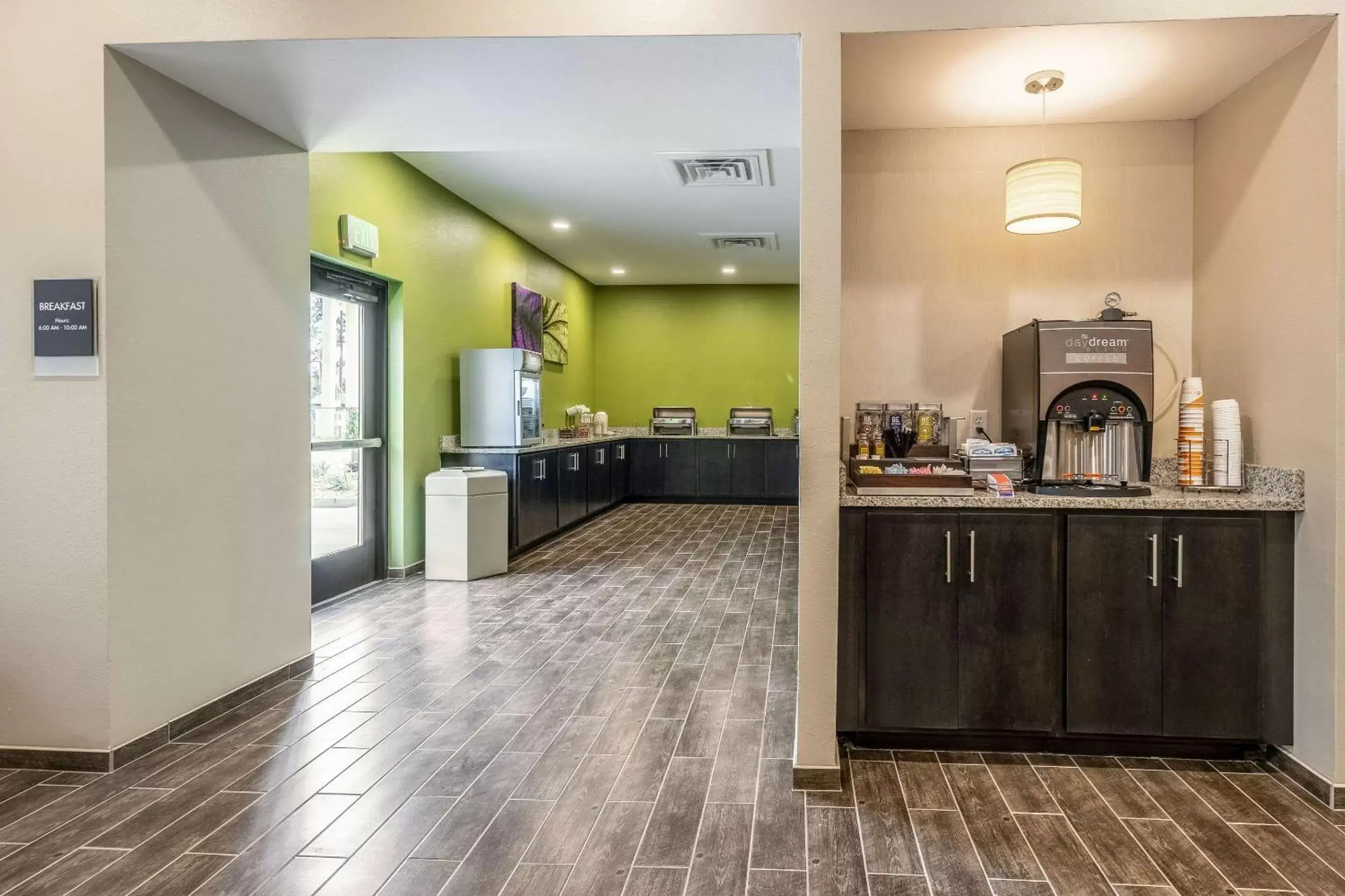 Lobby or reception, Kitchen/Kitchenette in Sleep Inn