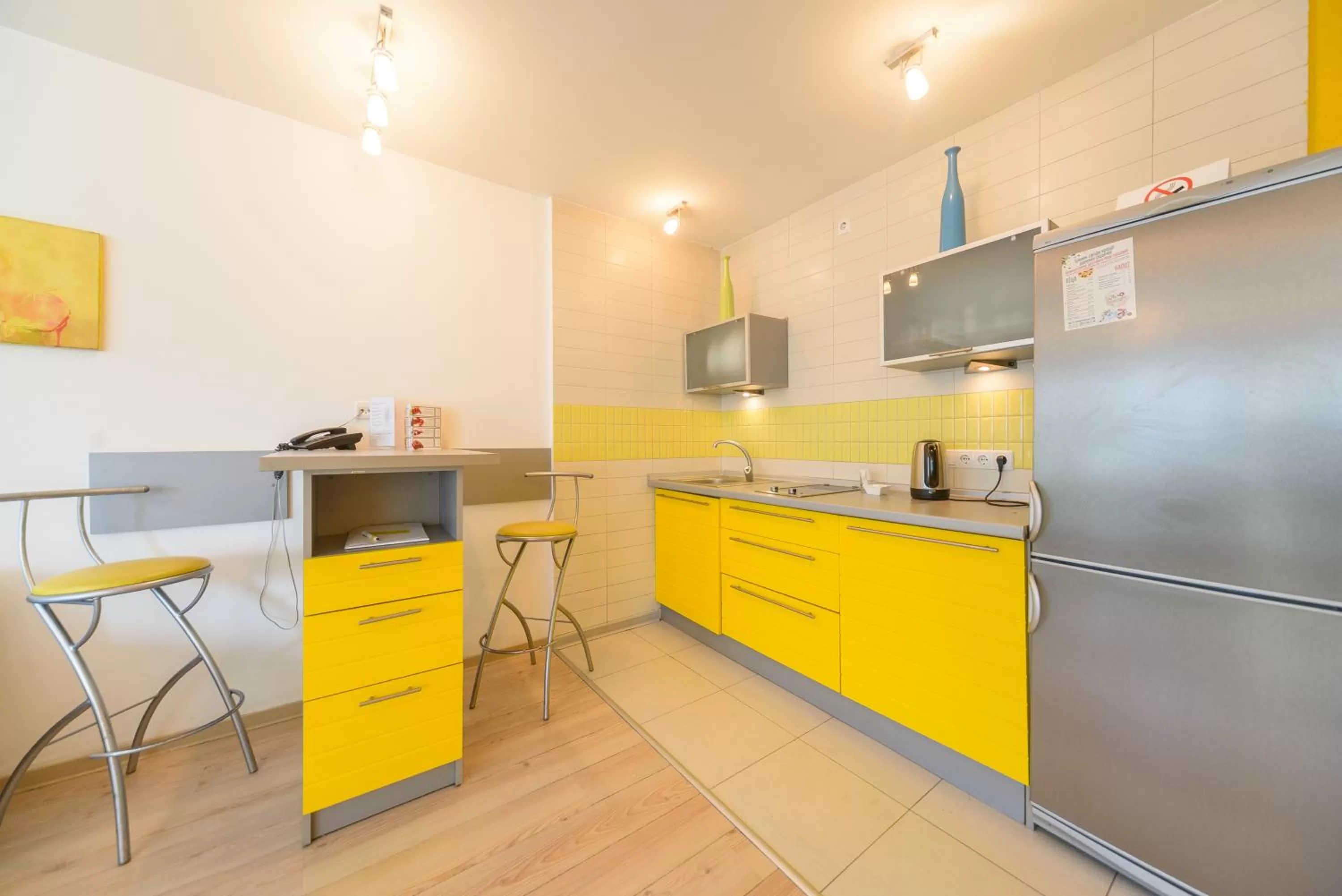 Coffee/tea facilities, Kitchen/Kitchenette in Partner Guest House