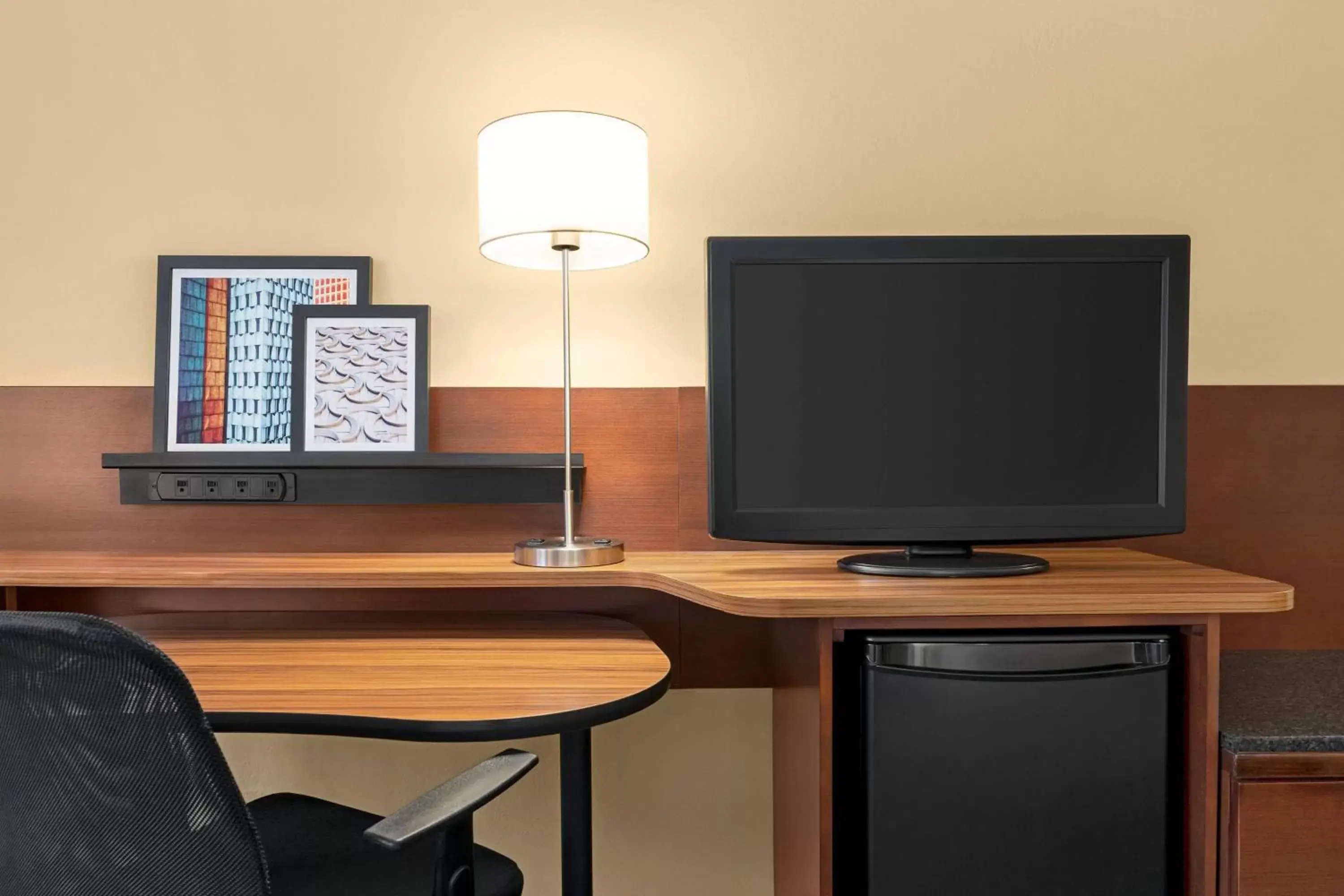 Photo of the whole room, Business Area/Conference Room in Fairfield Inn Philadelphia Airport