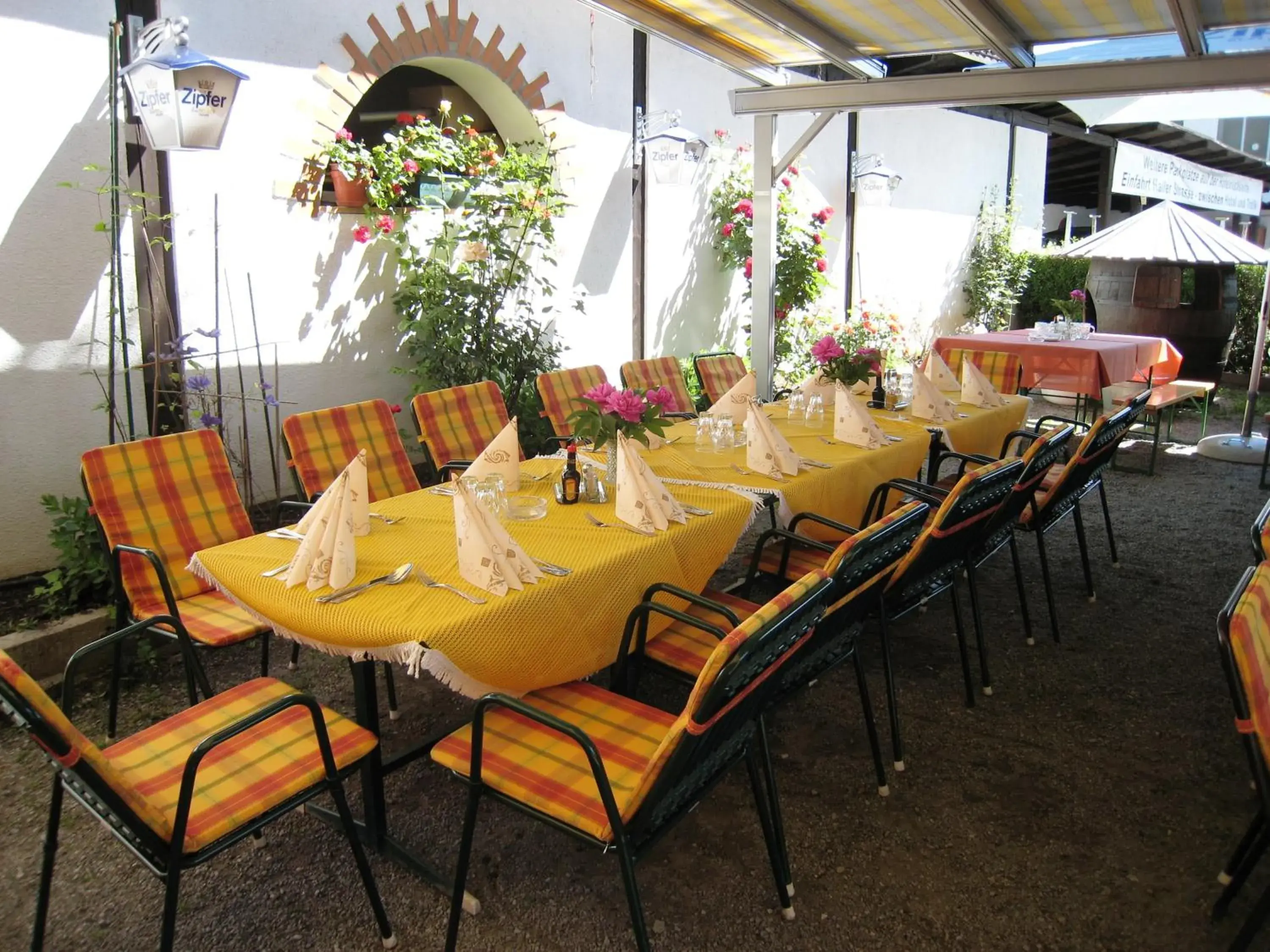 Garden, Restaurant/Places to Eat in Dollinger