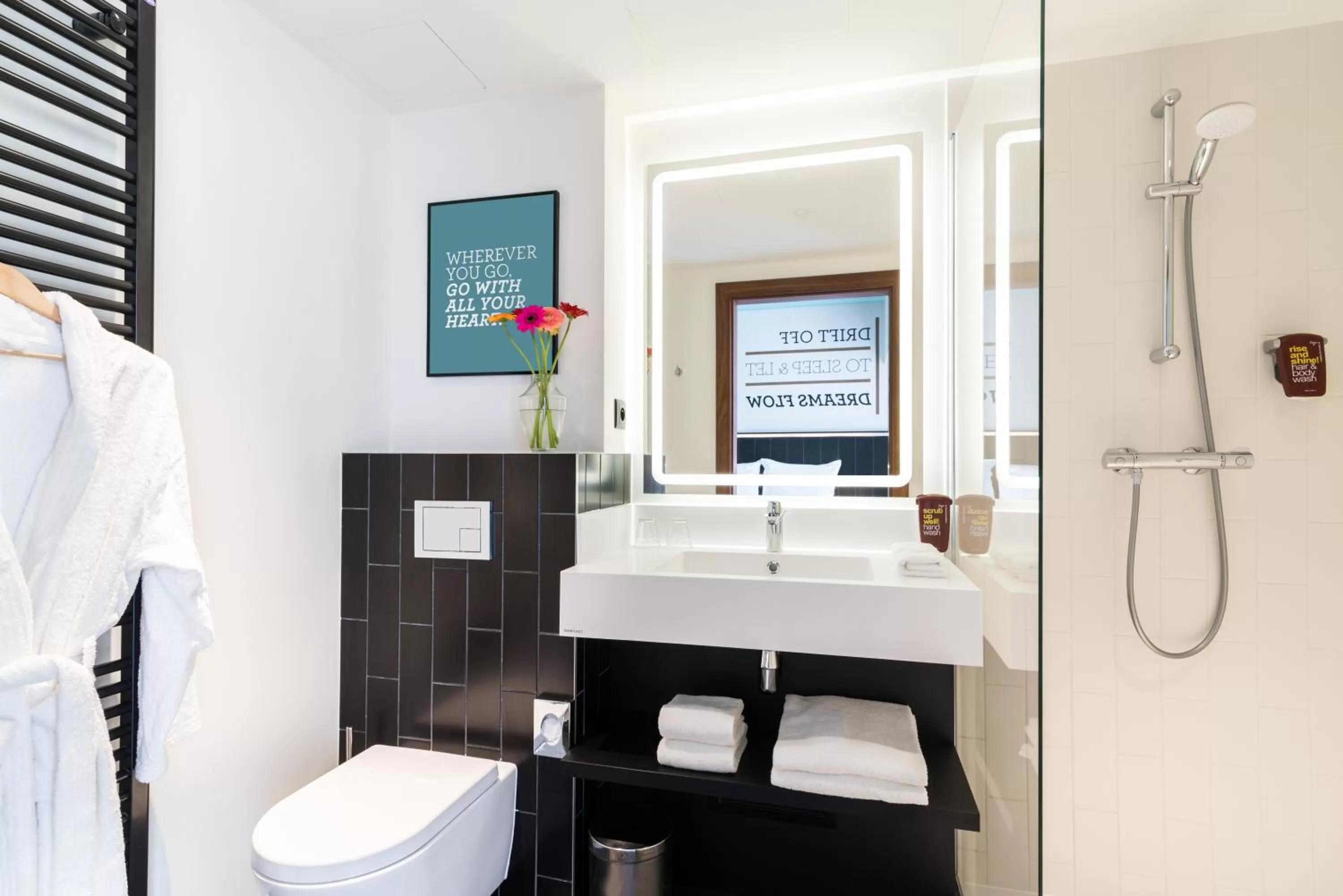 Shower in Park Inn by Radisson Poznan