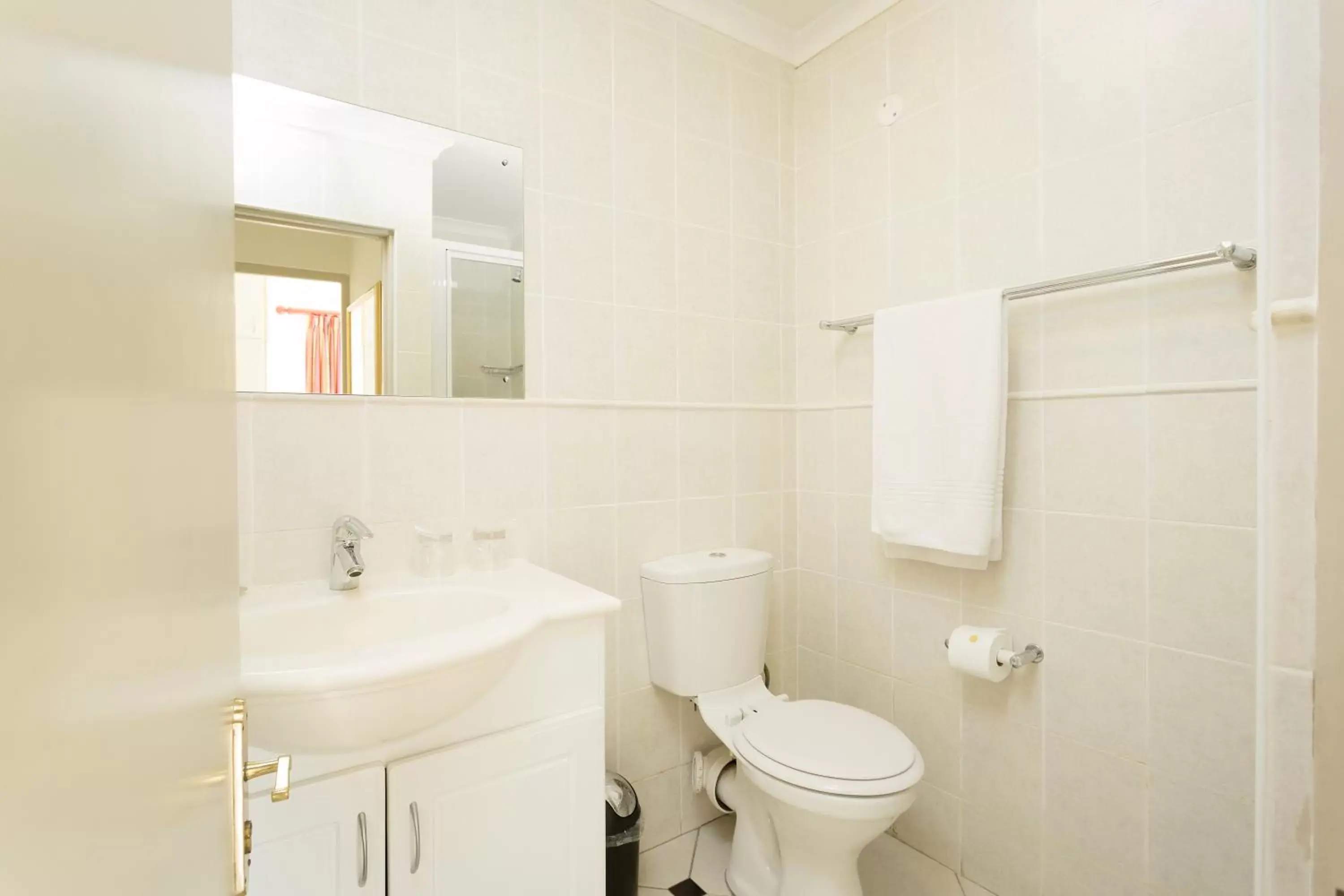 Bathroom in The Stellenbosch Hotel