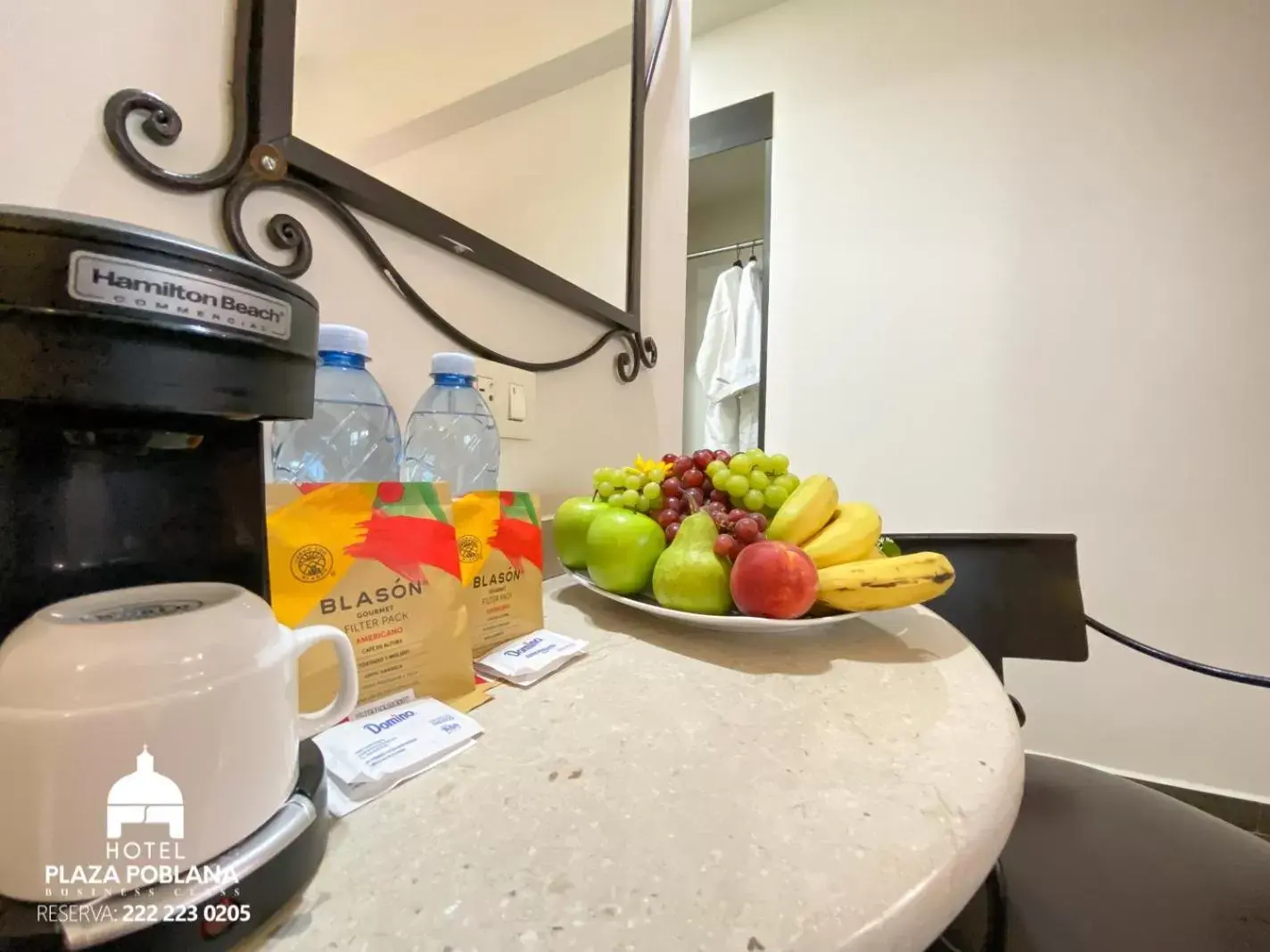 Coffee/tea facilities in Plaza Poblana