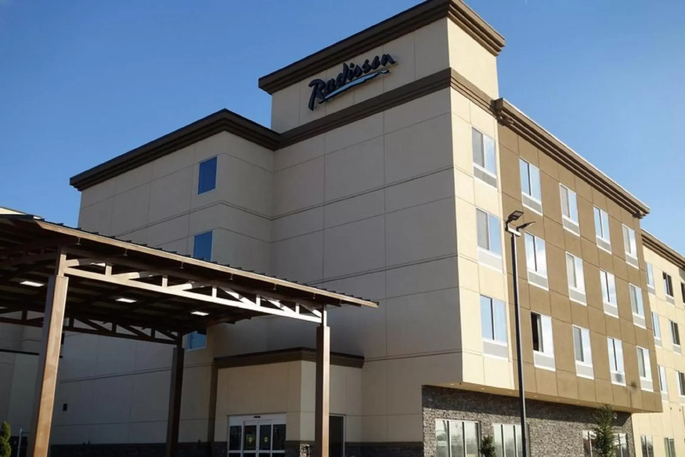 Facade/entrance, Property Building in Radisson Hotel Oklahoma City Airport