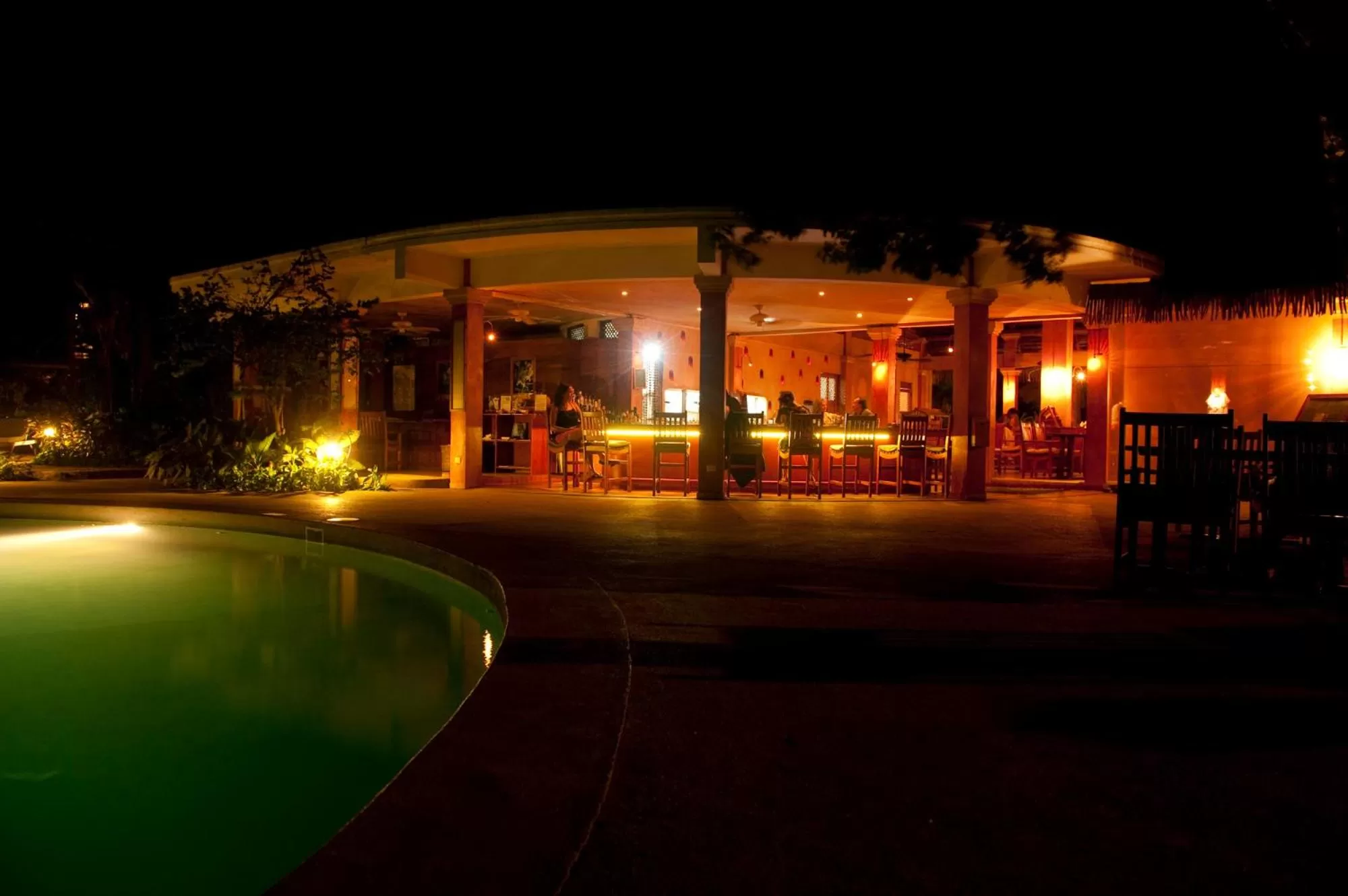 Restaurant/places to eat in Capitán Suizo Beachfront Boutique Hotel