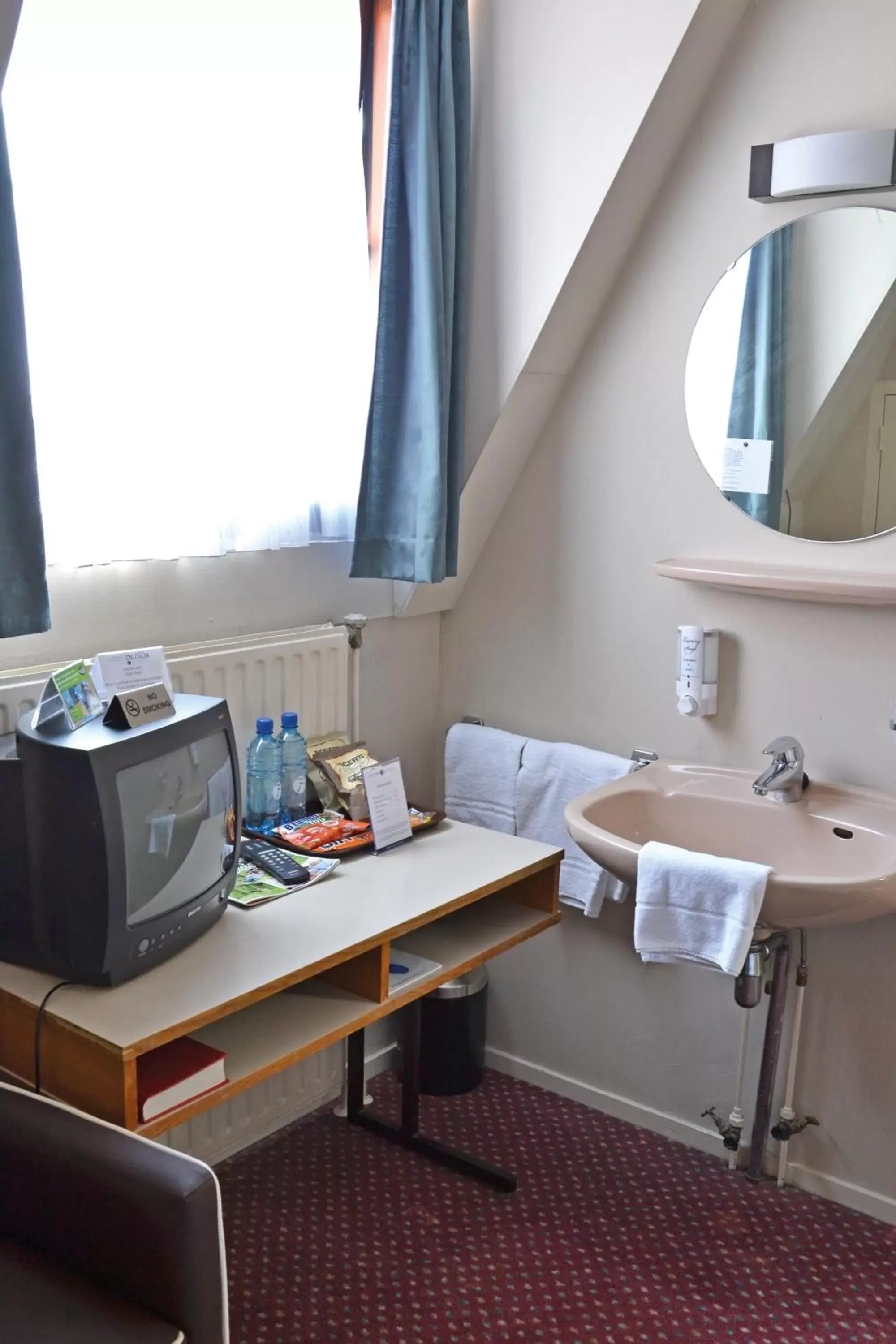 Photo of the whole room, Bathroom in Fletcher Hotel De Zalm