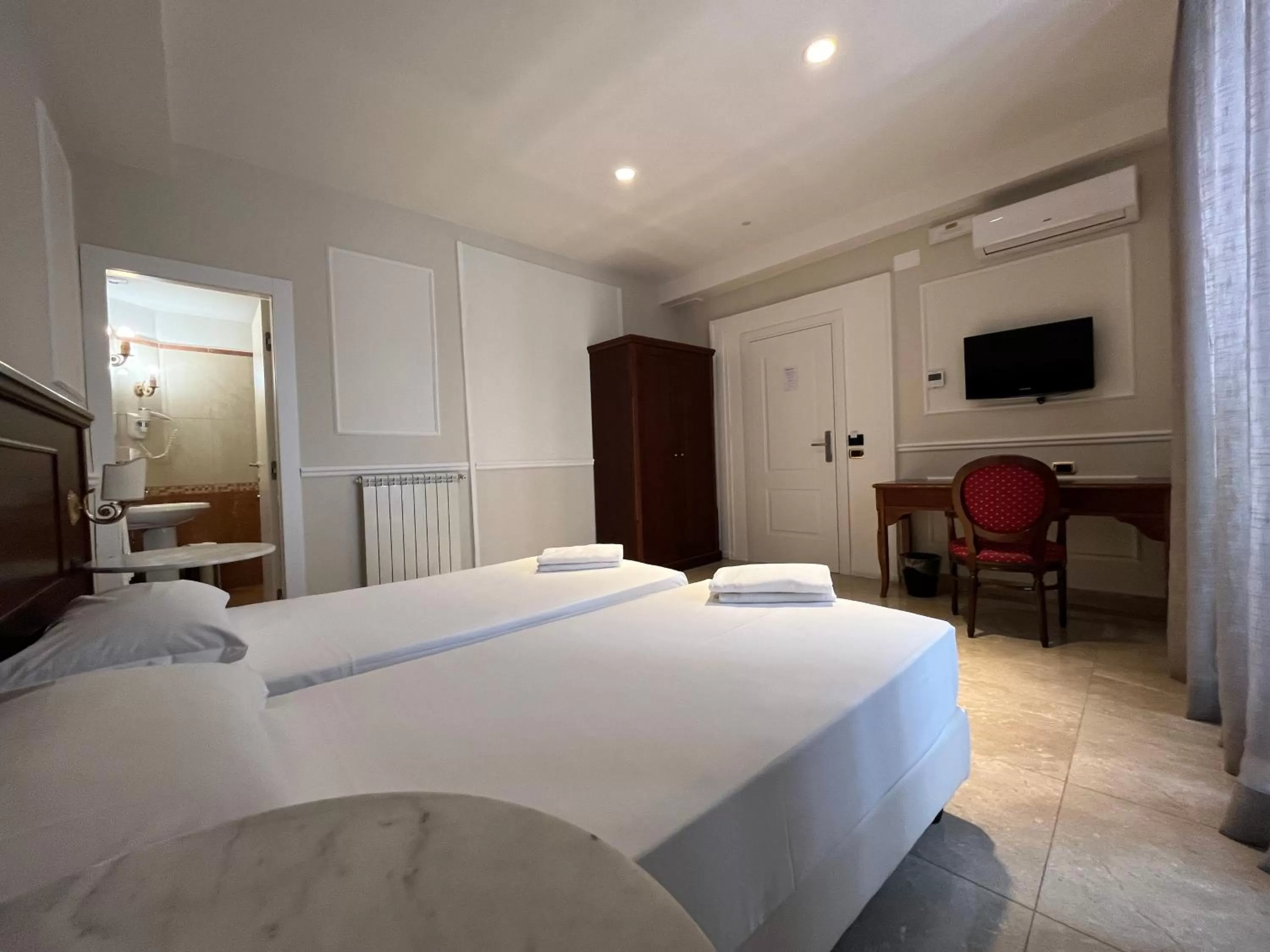 Bed in Napolit'amo Hotel Principe