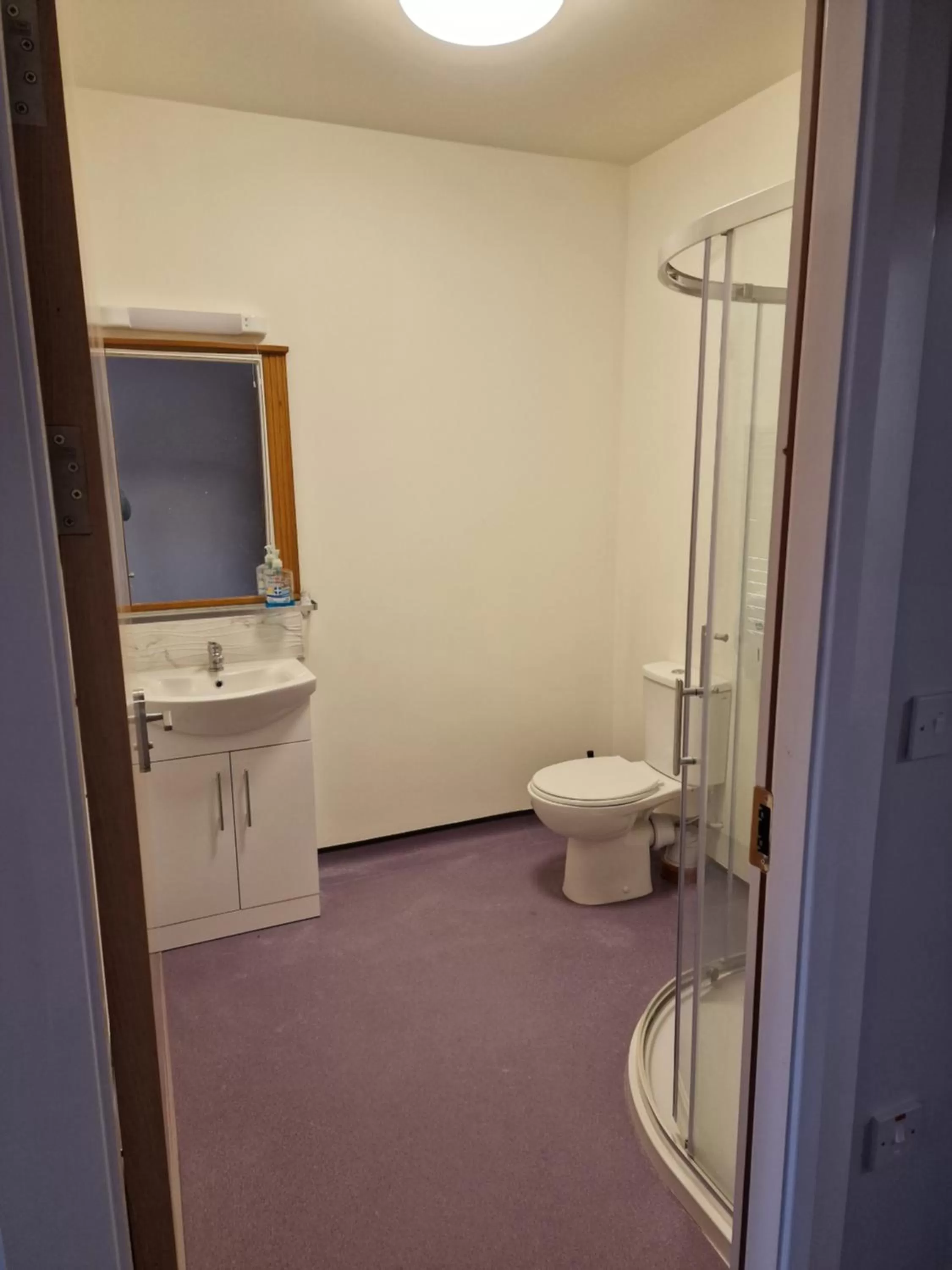 Shower, Bathroom in Home Inn
