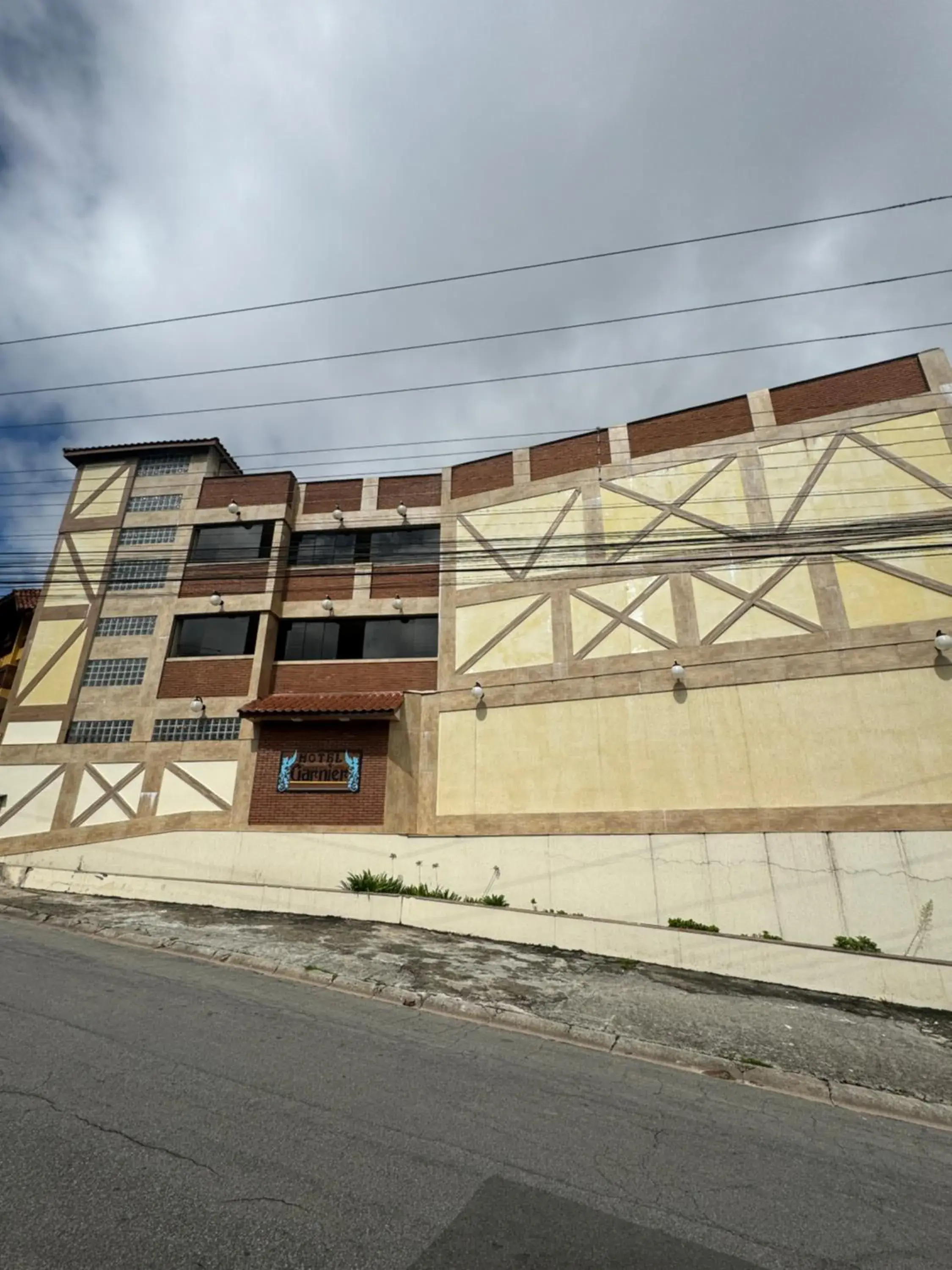 Property Building in Hotel Garnier