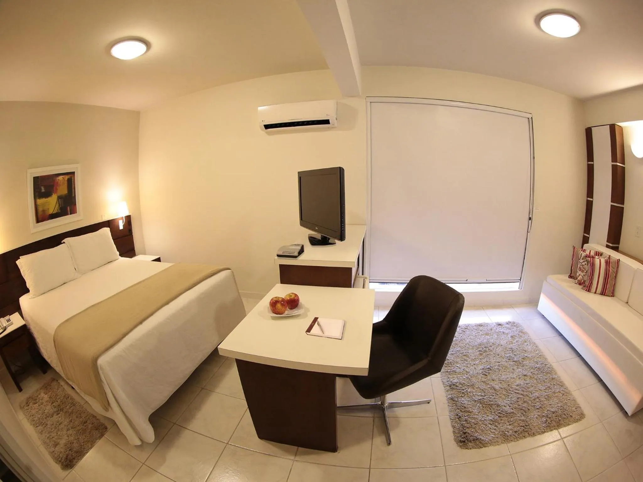 Photo of the whole room, Bed in Altadomo Hotel