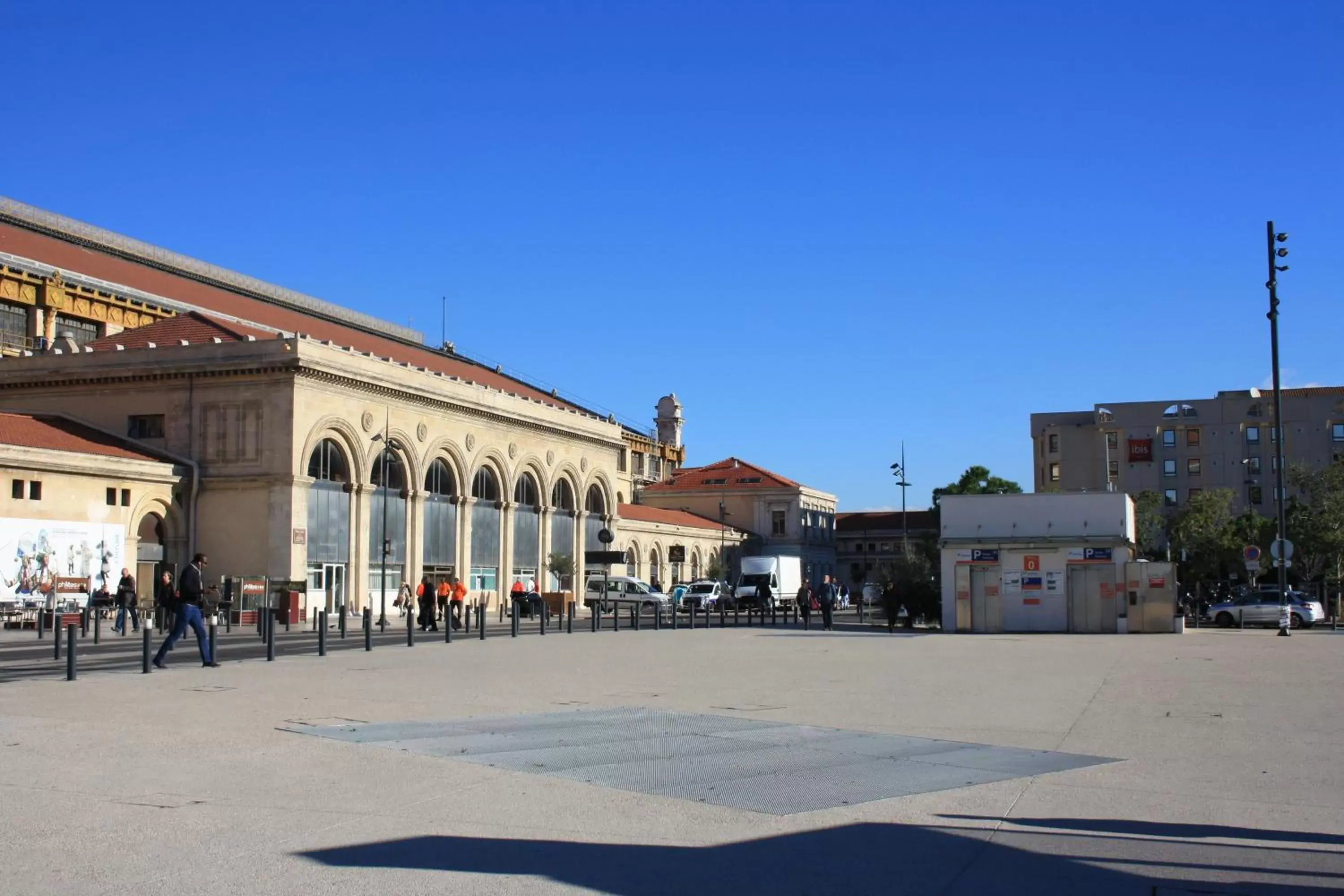 Facade/entrance in ibis Marseille Centre Gare Saint Charles