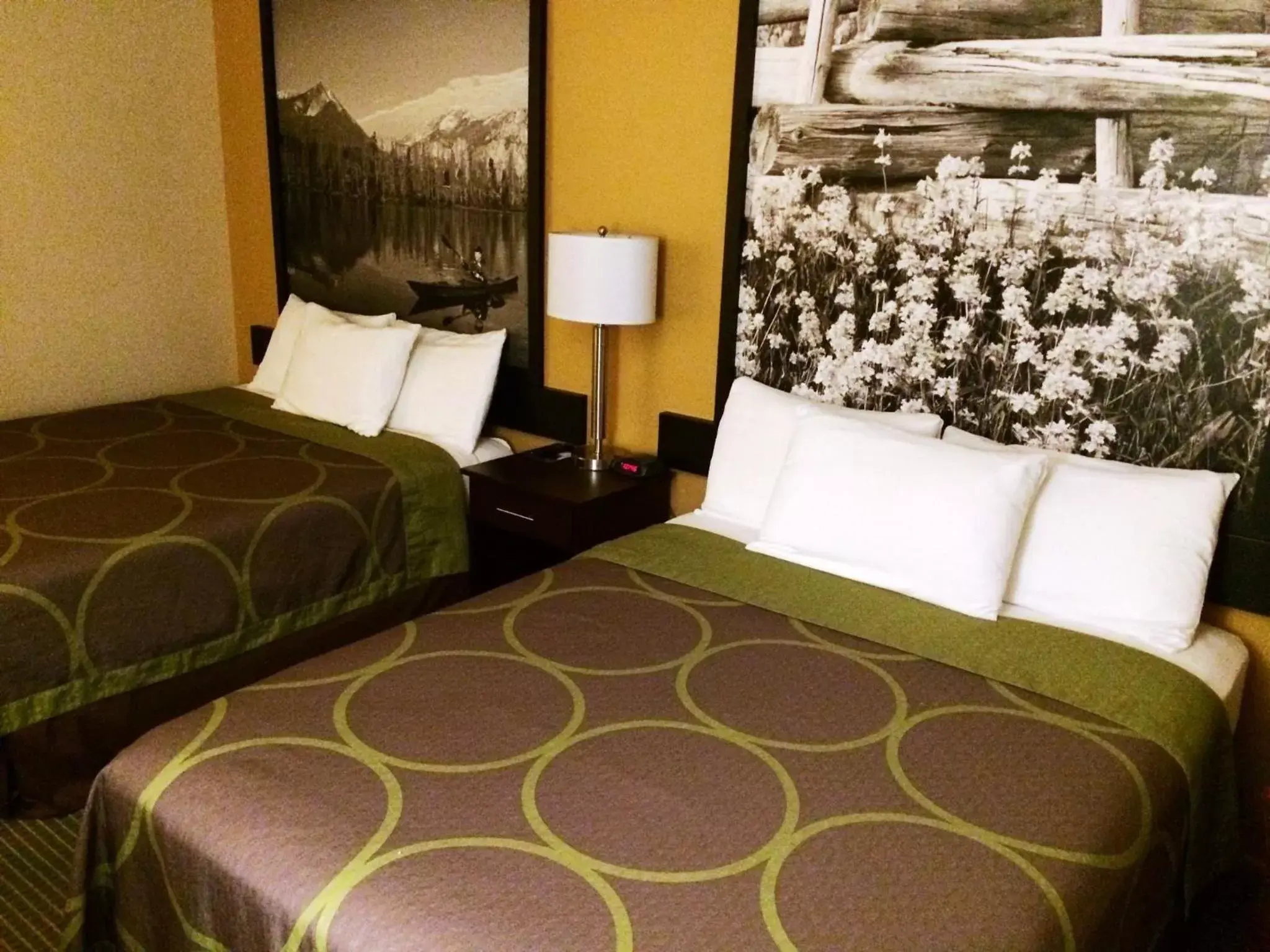 Decorative detail, Bed in Super 8 by Wyndham Idaho Falls