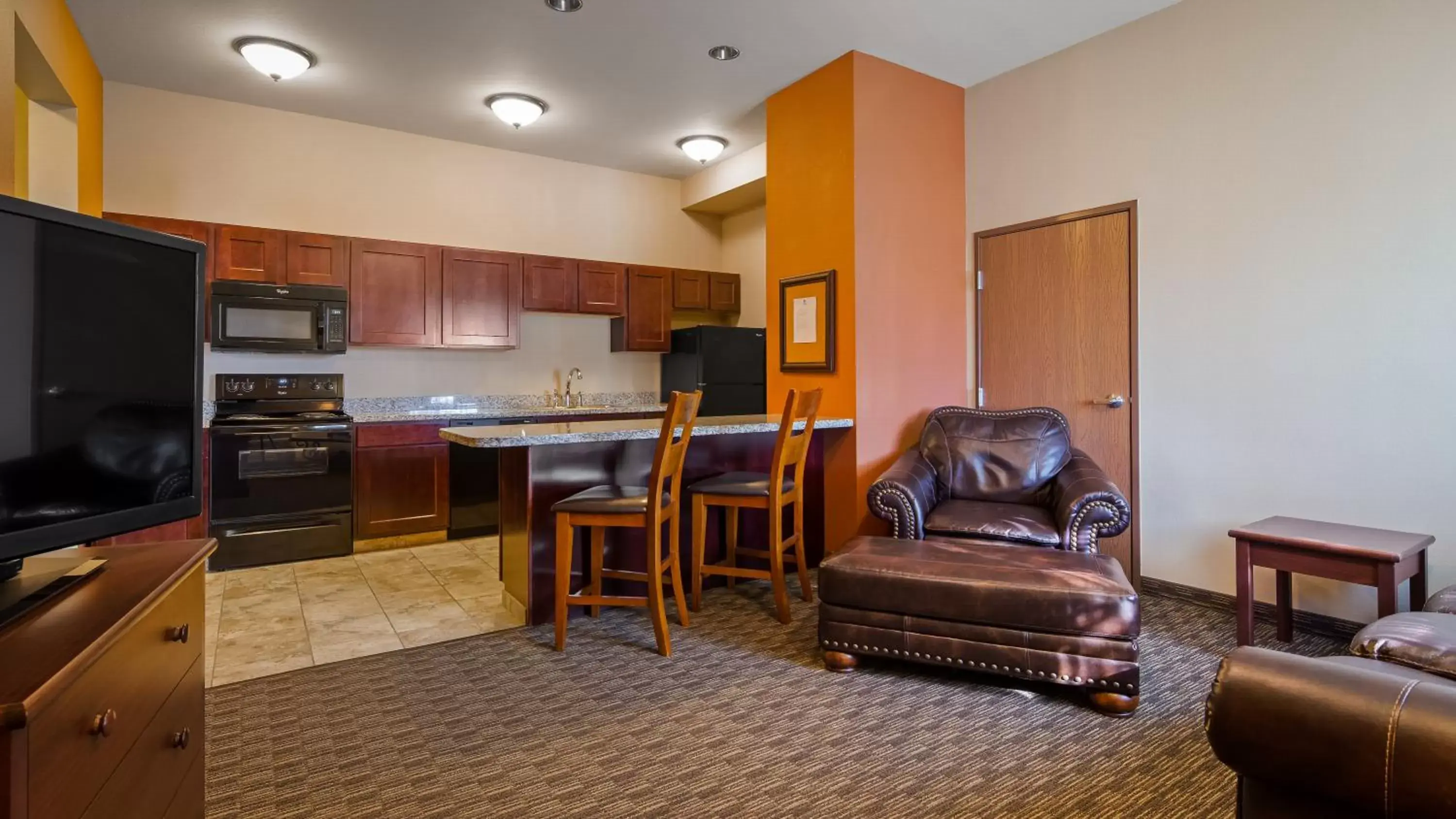 Kitchen or kitchenette, Kitchen/Kitchenette in Best Western North Edge Inn