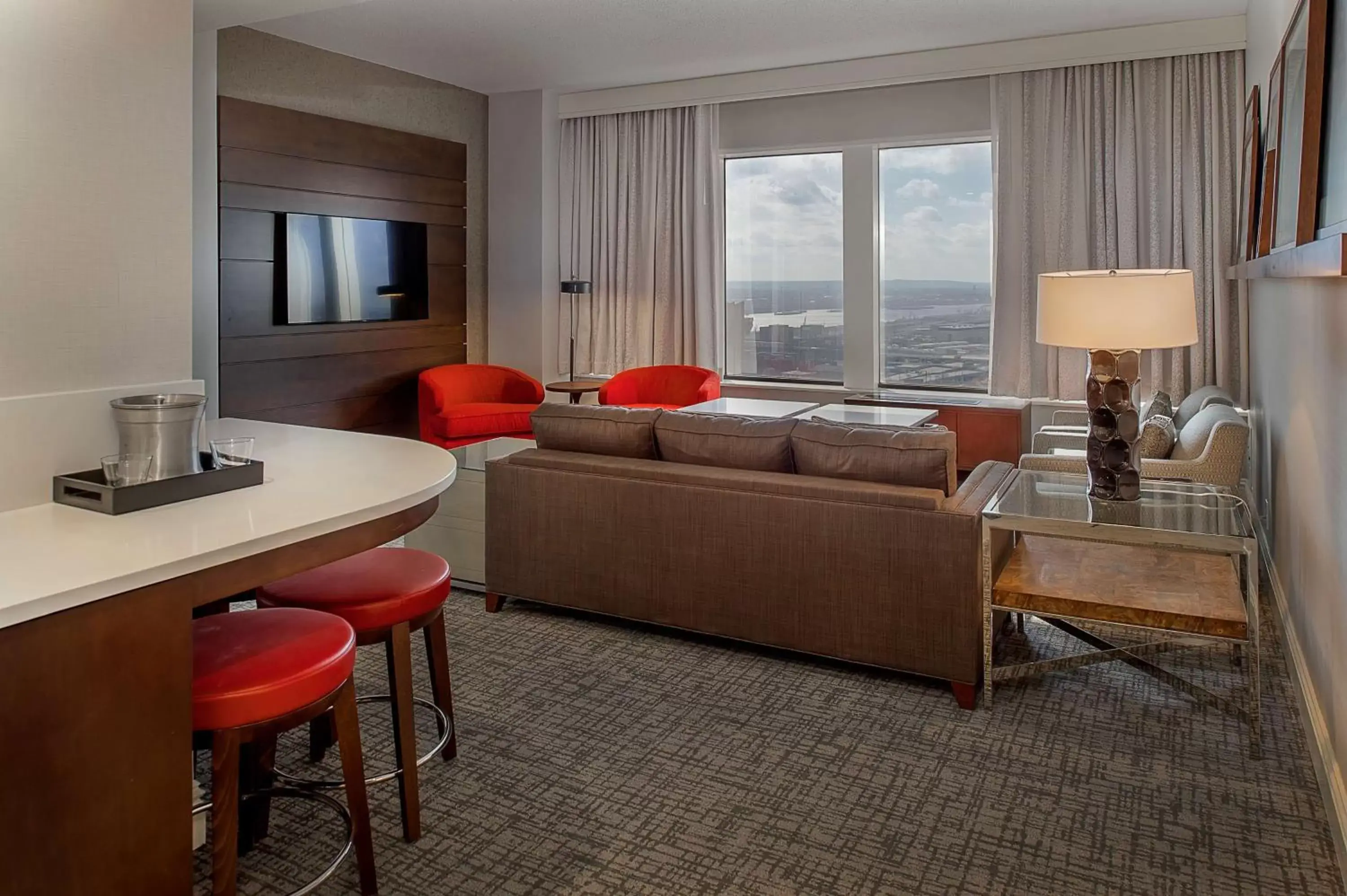 Living room, Seating Area in Hilton St. Louis at the Ballpark