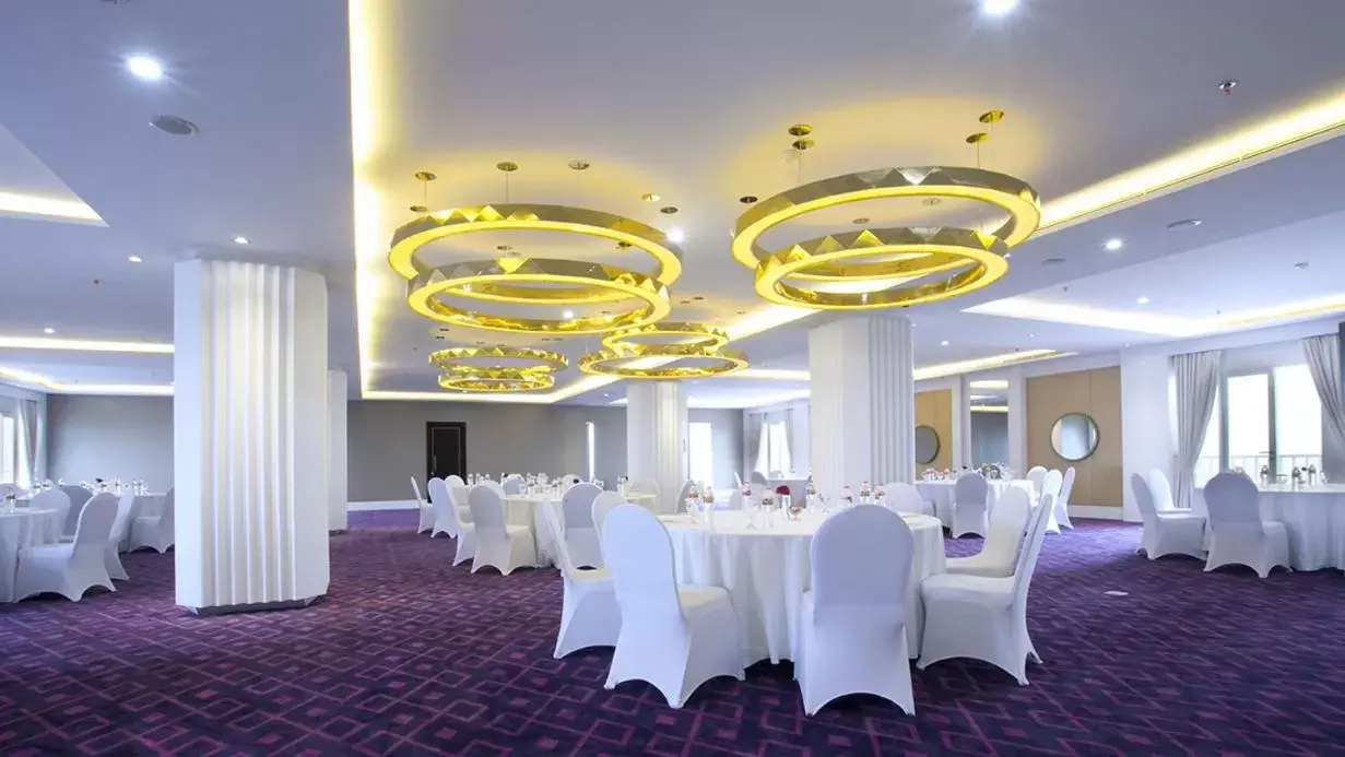 Meeting/conference room, Banquet Facilities in Shakti Hotel Bandung