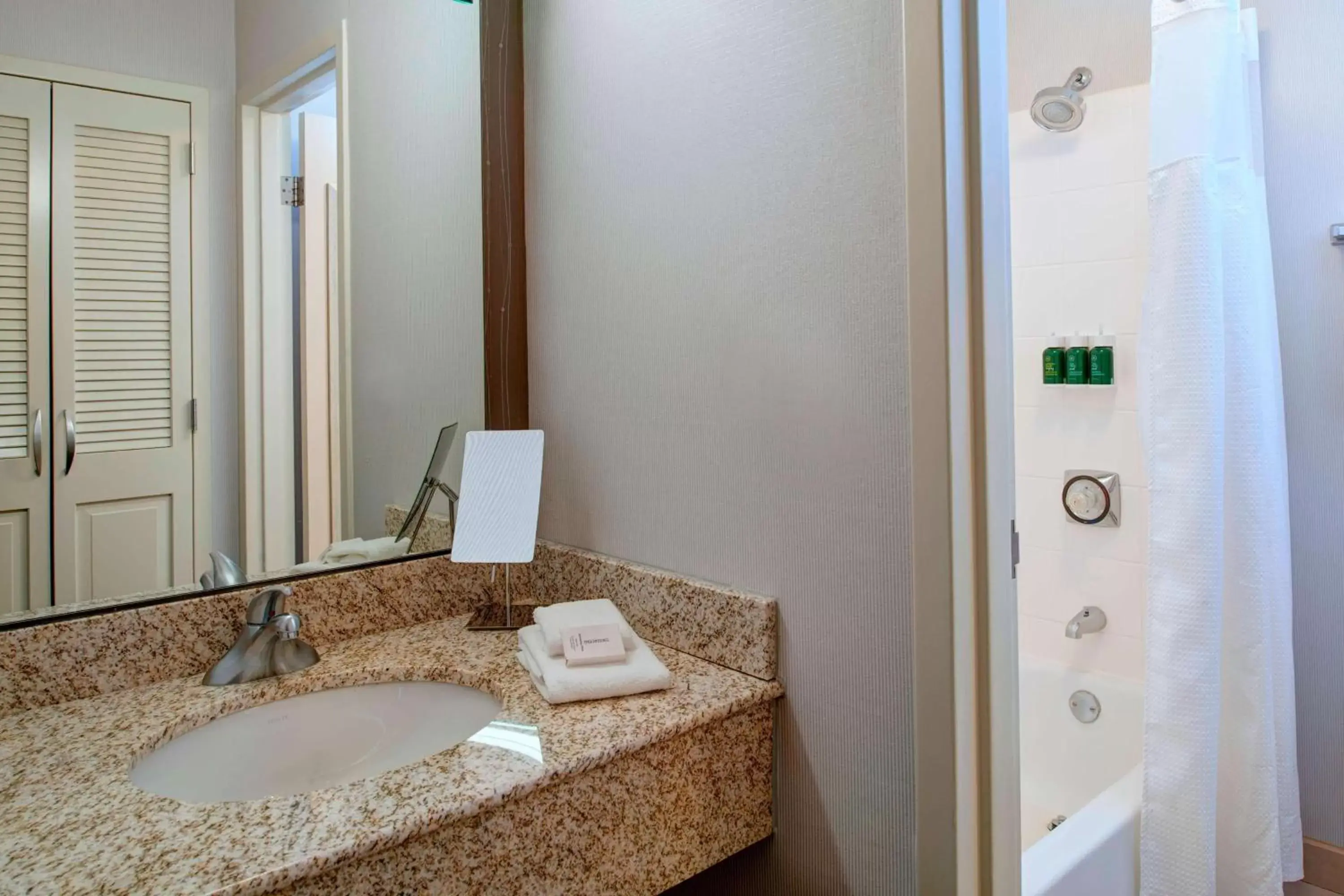 Bathroom in Sonesta Select Kansas City Airport Tiffany Springs