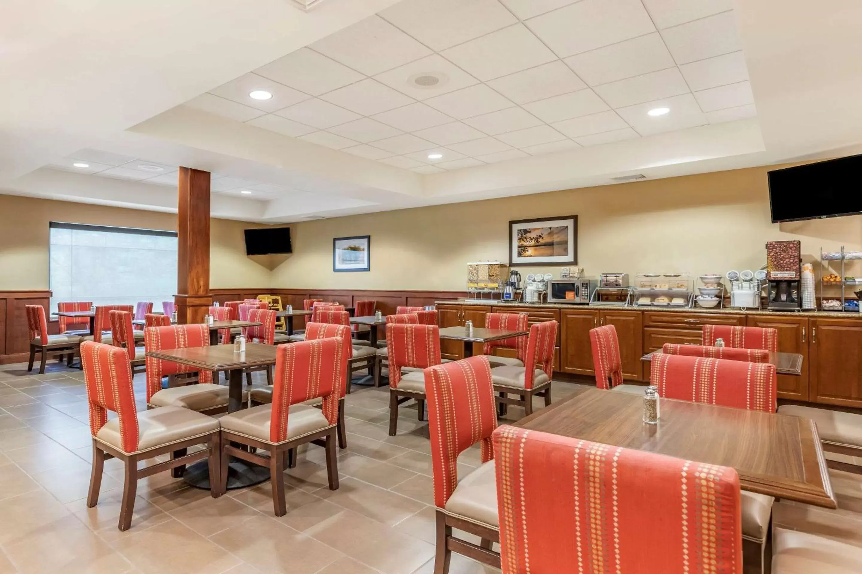 Restaurant/places to eat in Comfort Suites Grand Rapids North Restaurant/places to eat in Comfort Suites Grand Rapids North
