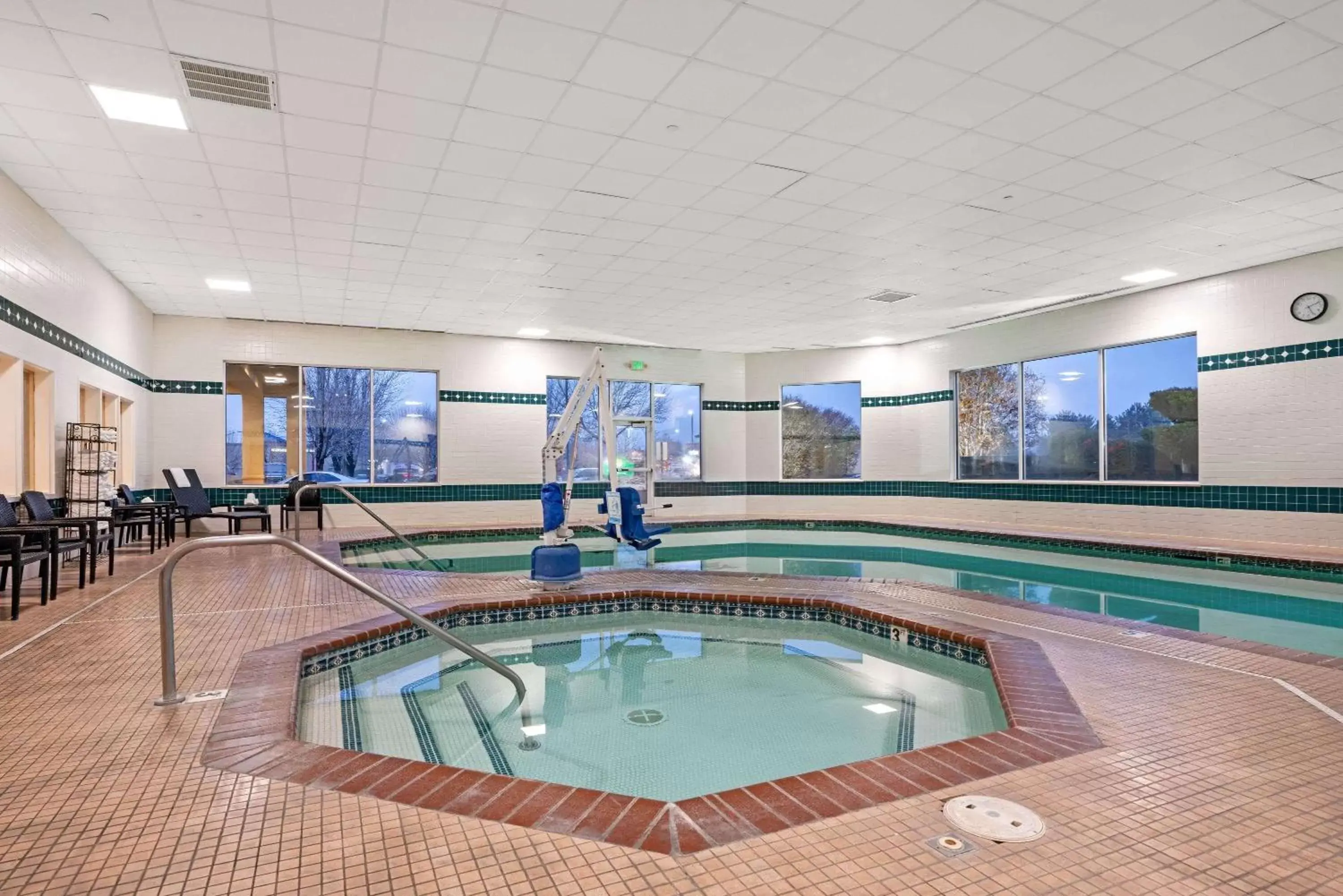 Hot Tub, Swimming Pool in La Quinta by Wyndham Boise Towne Square
