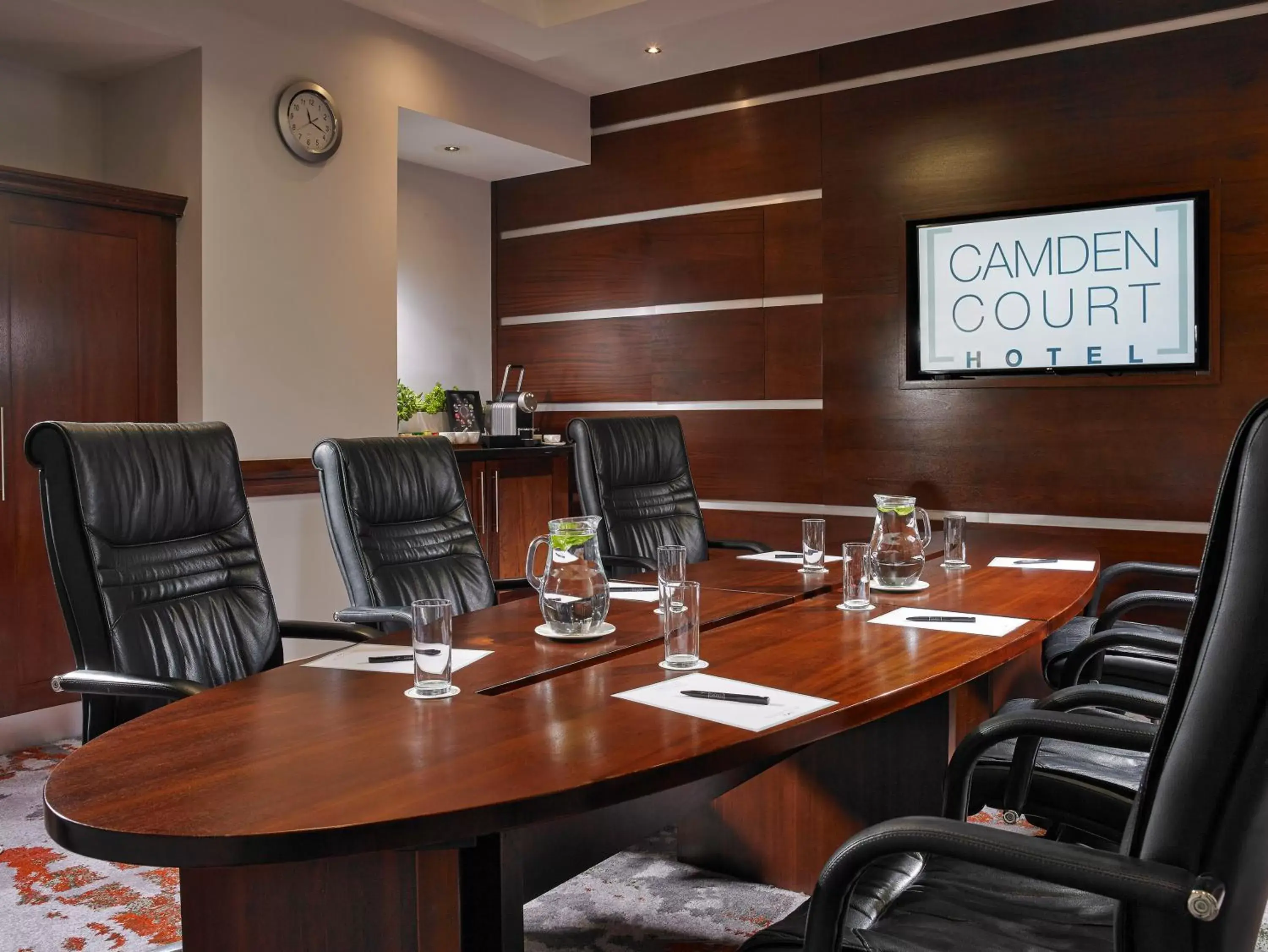 Meeting/conference room in Camden Court Hotel