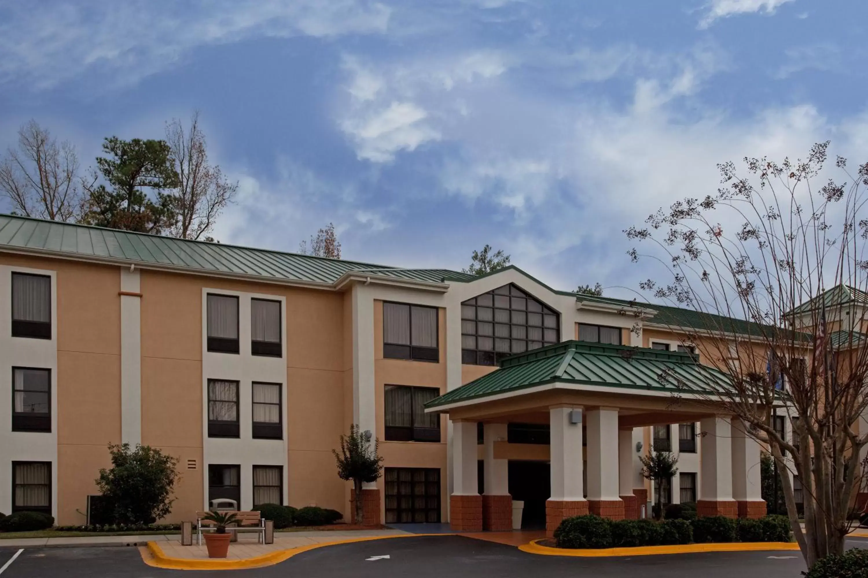 Property Building in Lexington Inn and Suites