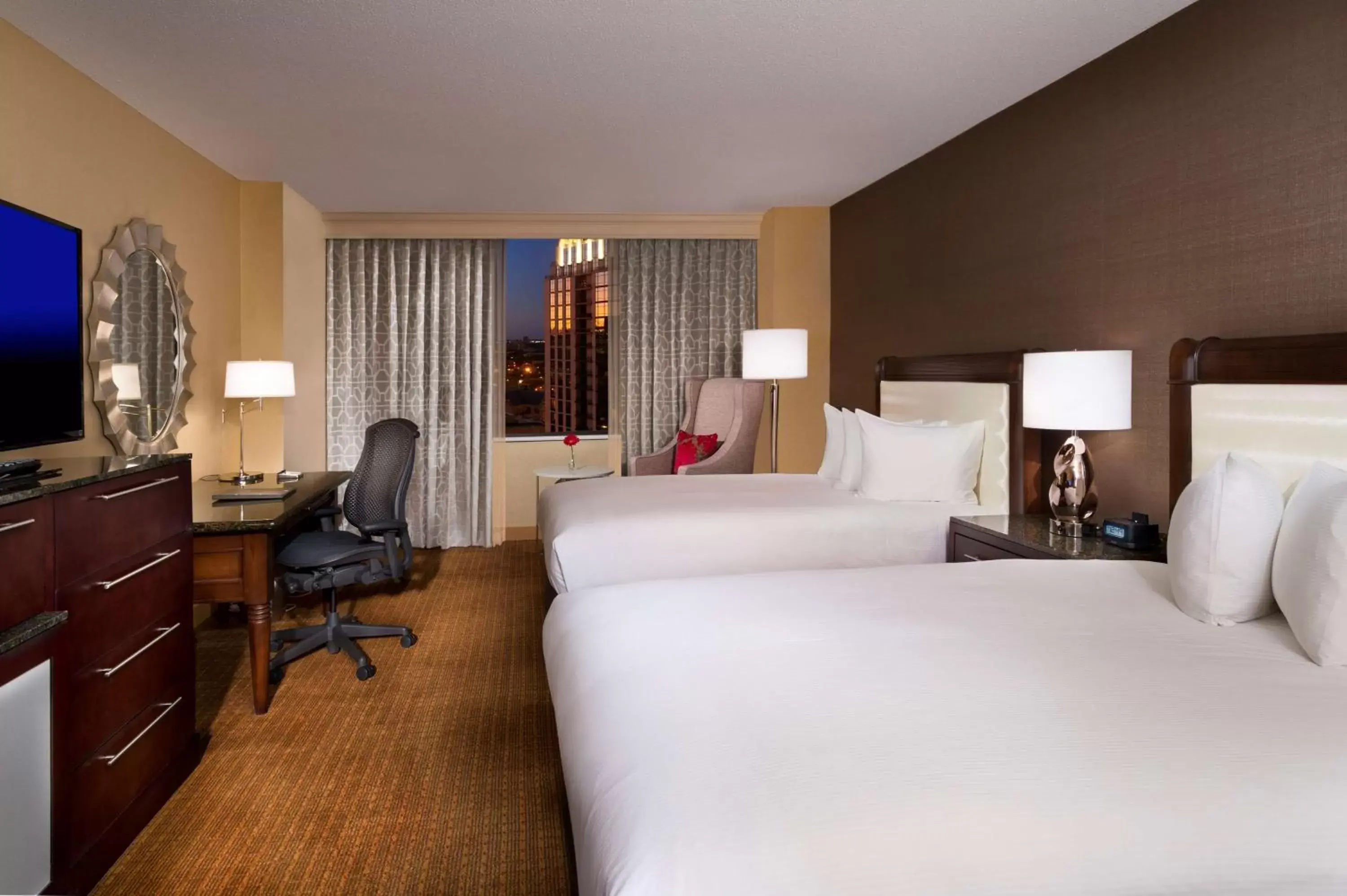 Bedroom in Hilton Minneapolis