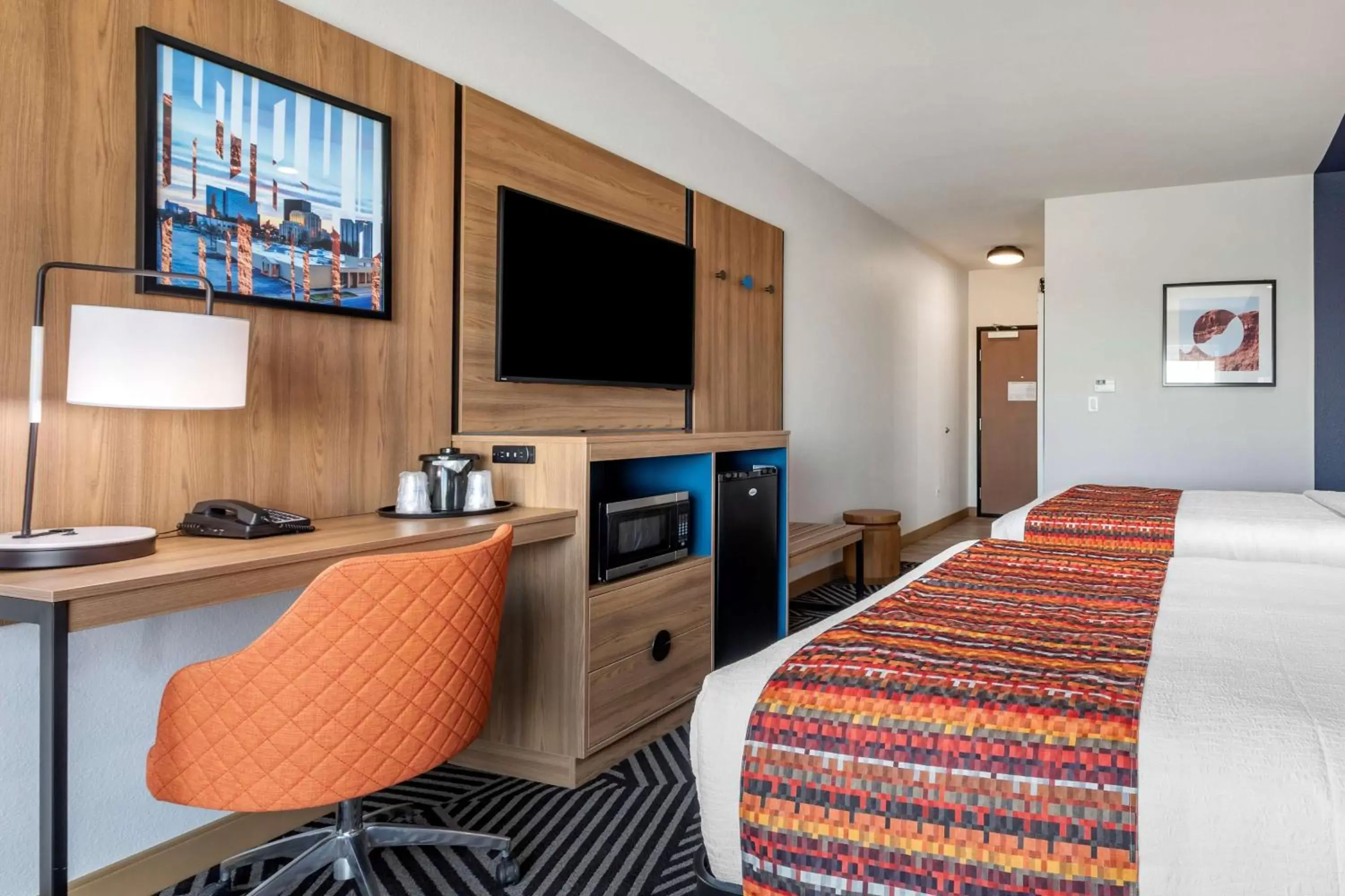Bedroom, TV/Entertainment Center in Best Western Plus Amarillo East Hotel