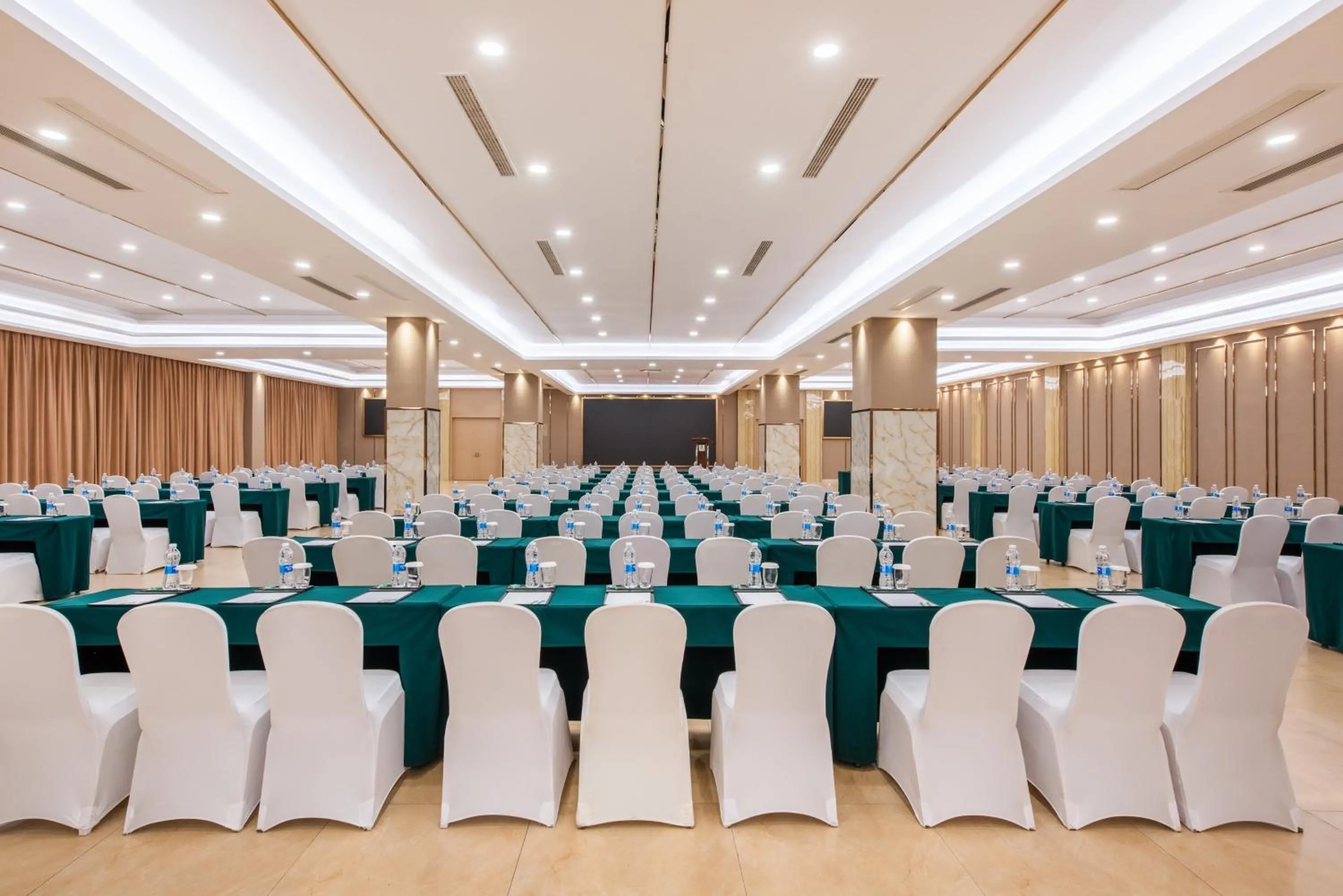 Banquet/Function facilities in Holiday Inn Chongqing University Town by IHG