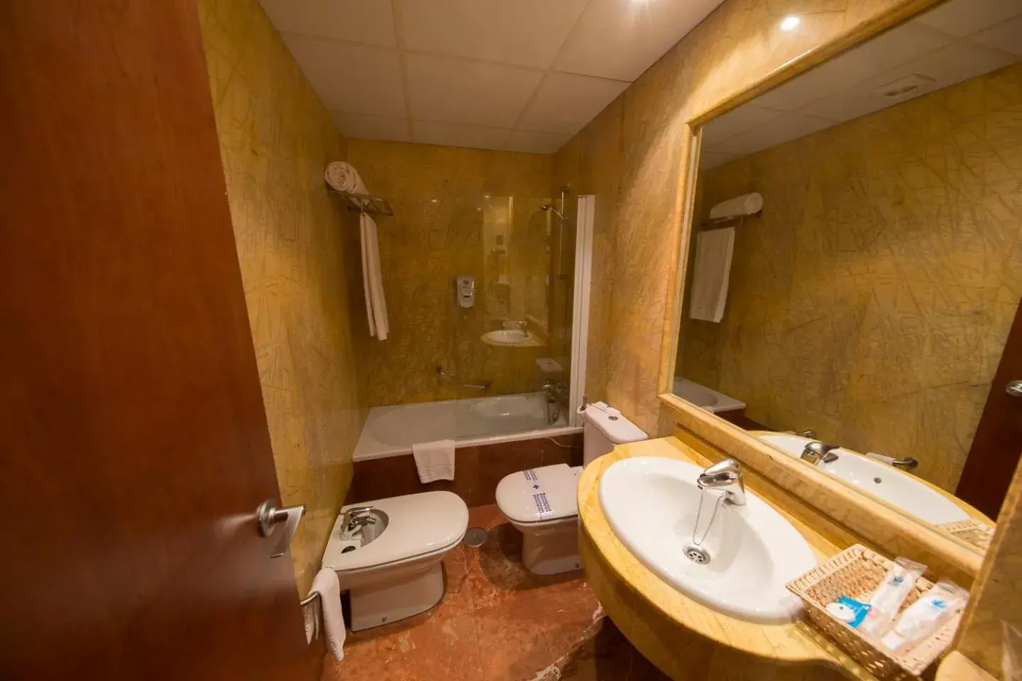 Toilet, Bathroom in Hotel Aroi Bierzo Plaza