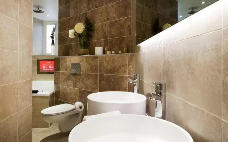 Bathroom in Applegarth Villa Hotel & Restaurant (Adult Only)