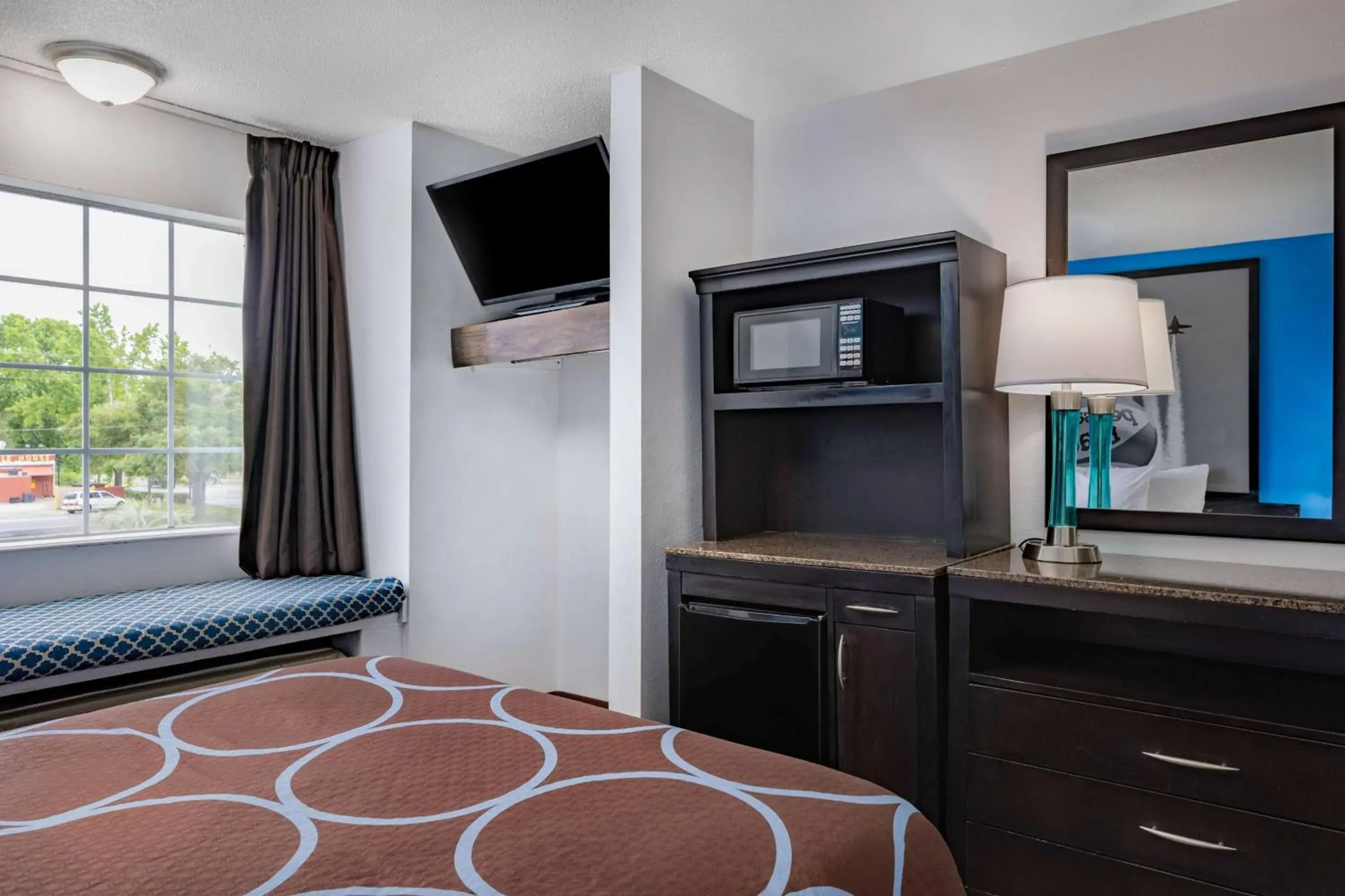 Photo of the whole room, Bed in Super 8 by Wyndham Pensacola Photo of the whole room, Bed in Super 8 by Wyndham Pensacola