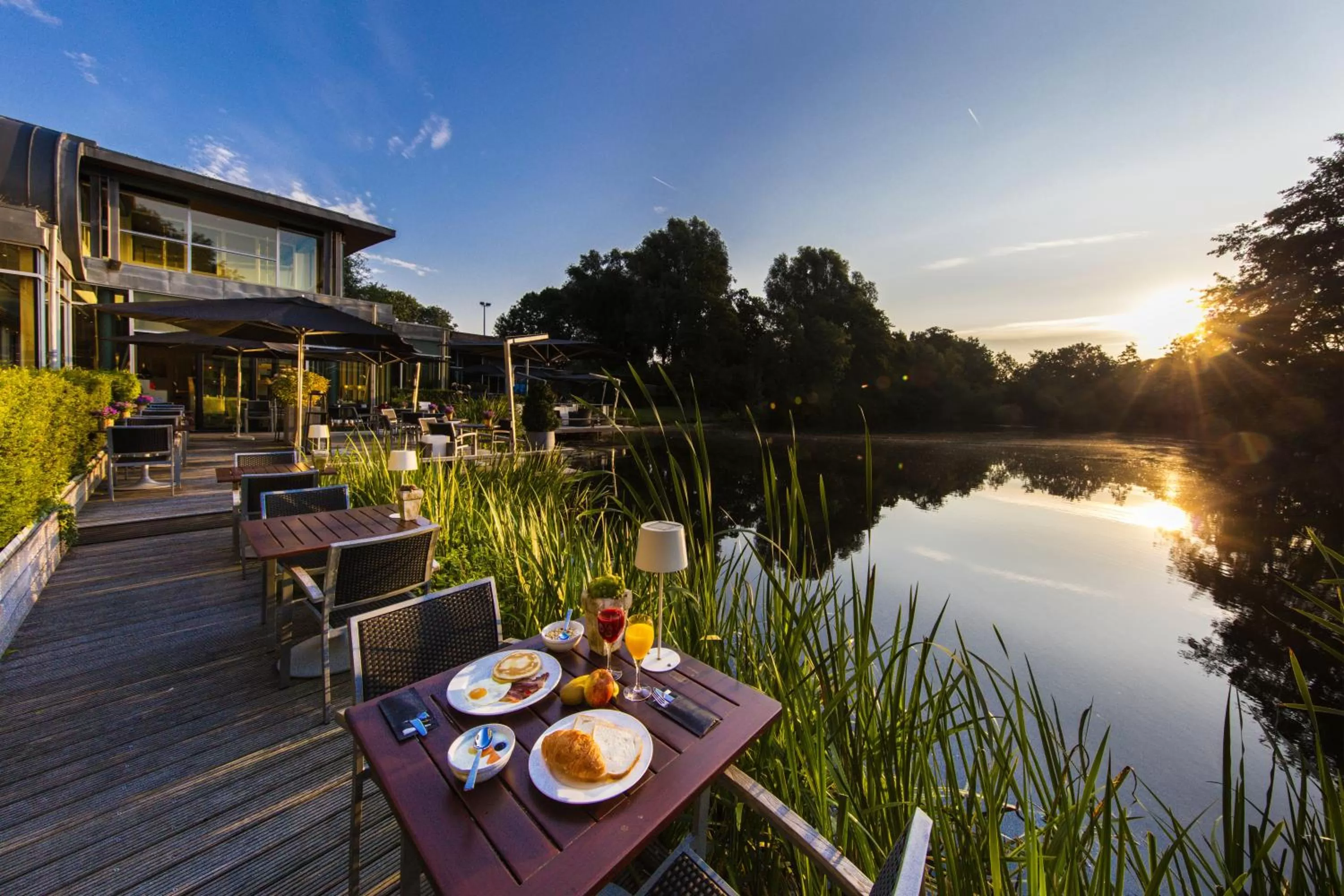 Restaurant/places to eat in Hotel Mitland