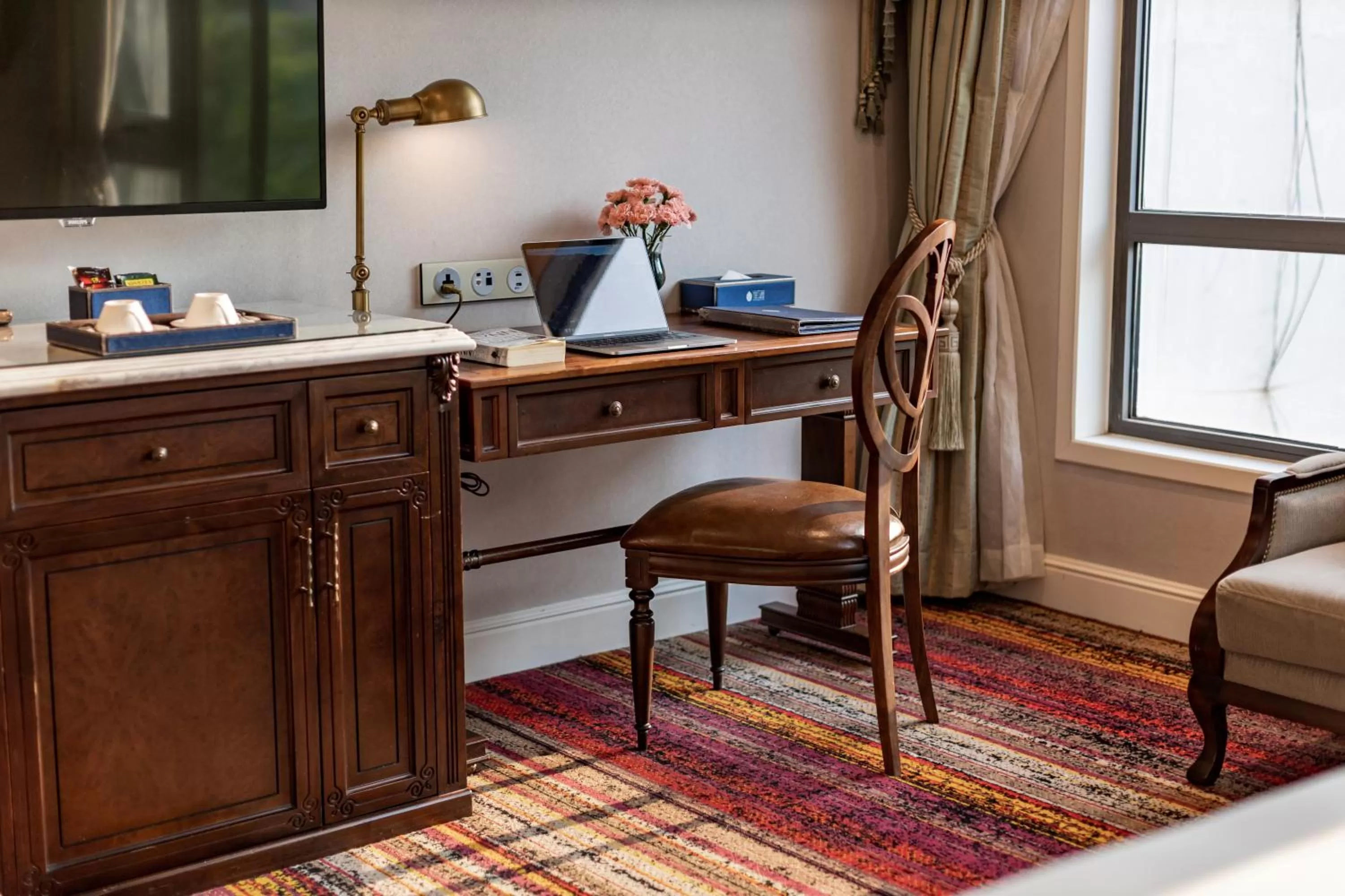 hair dresser in The Lapis Hotel