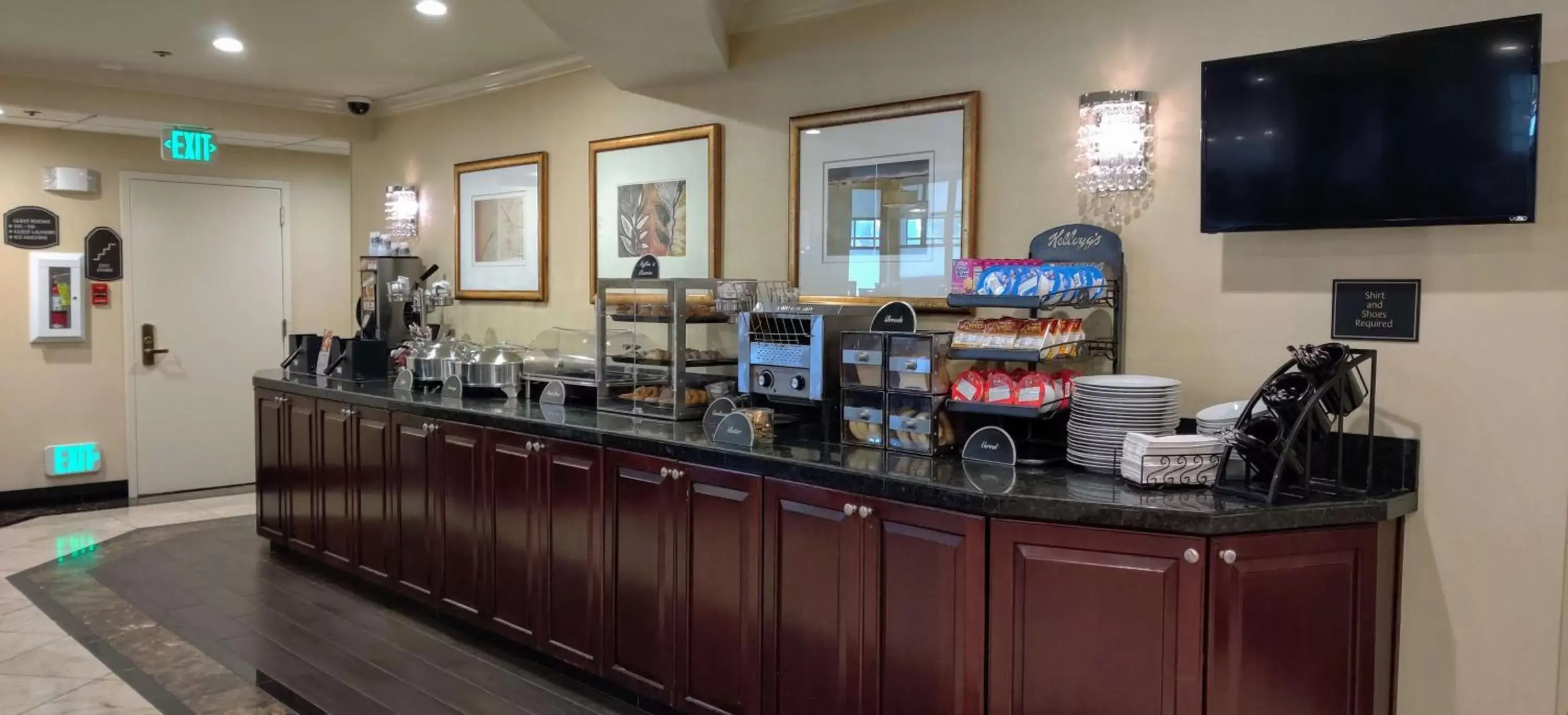 Restaurant/places to eat in Best Western Premier Plaza Hotel and Conference Center