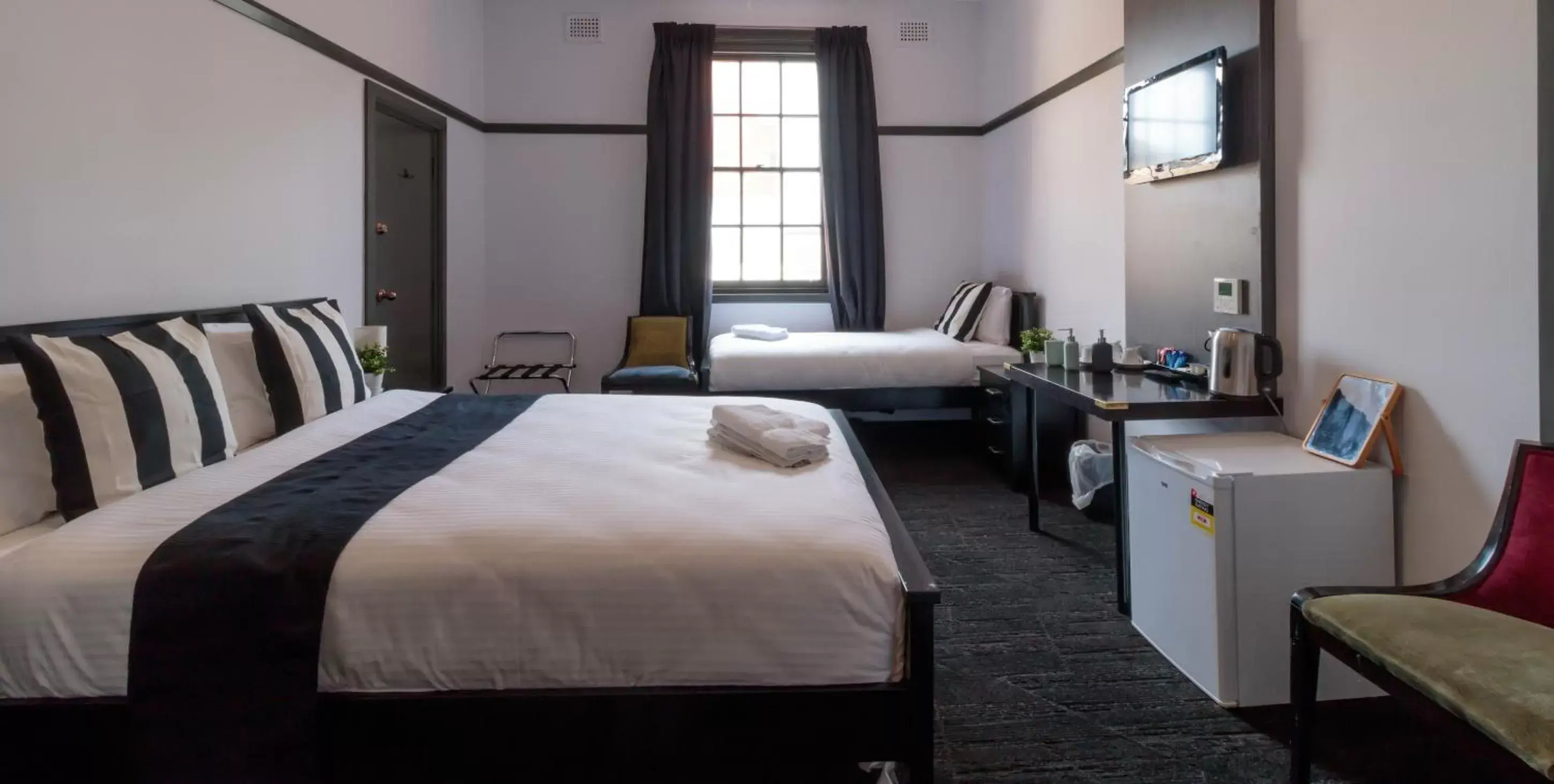 Bedroom, Bed in Royal Hotel Ryde