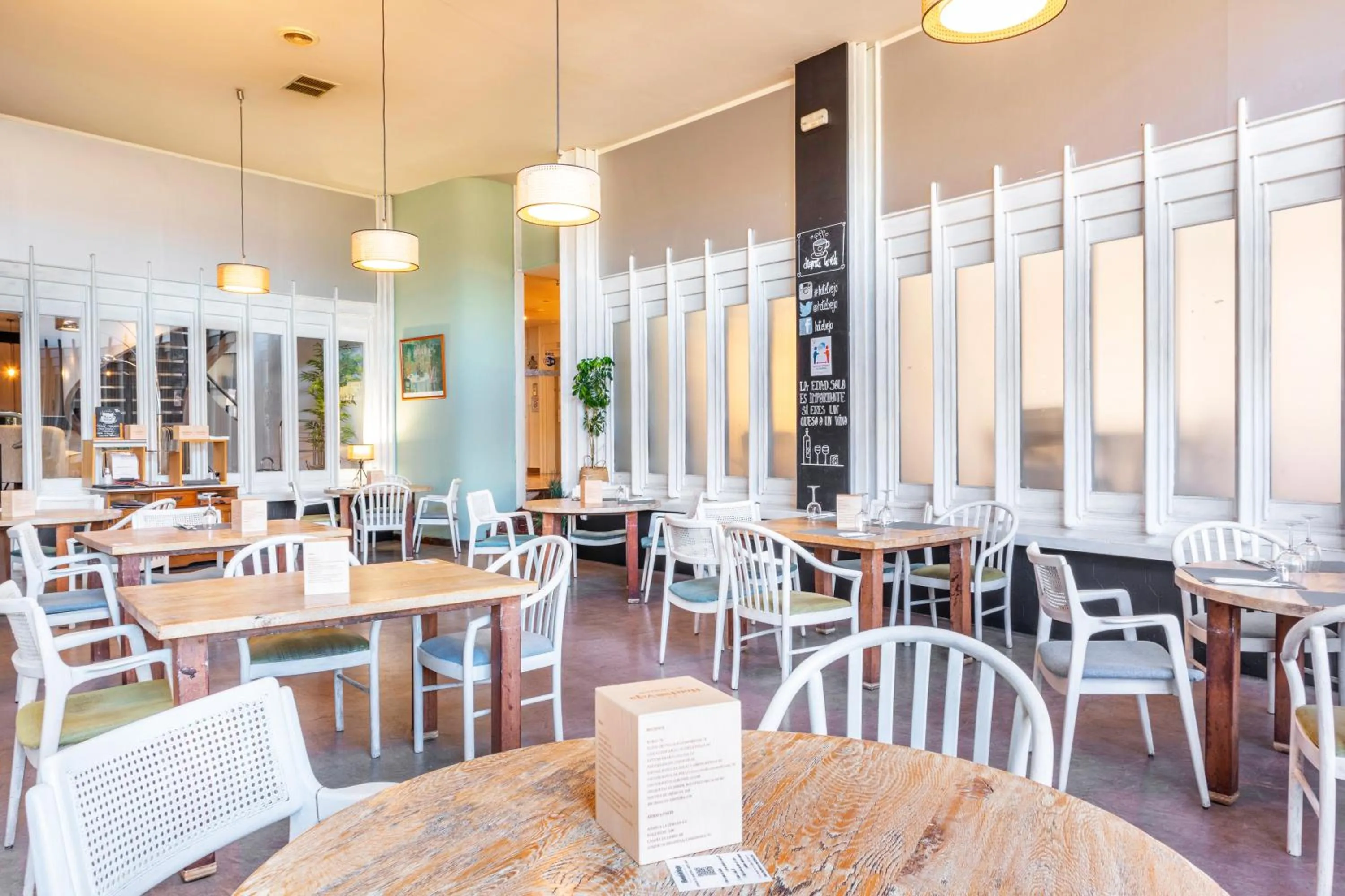 Restaurant/places to eat in Hotel Vejo