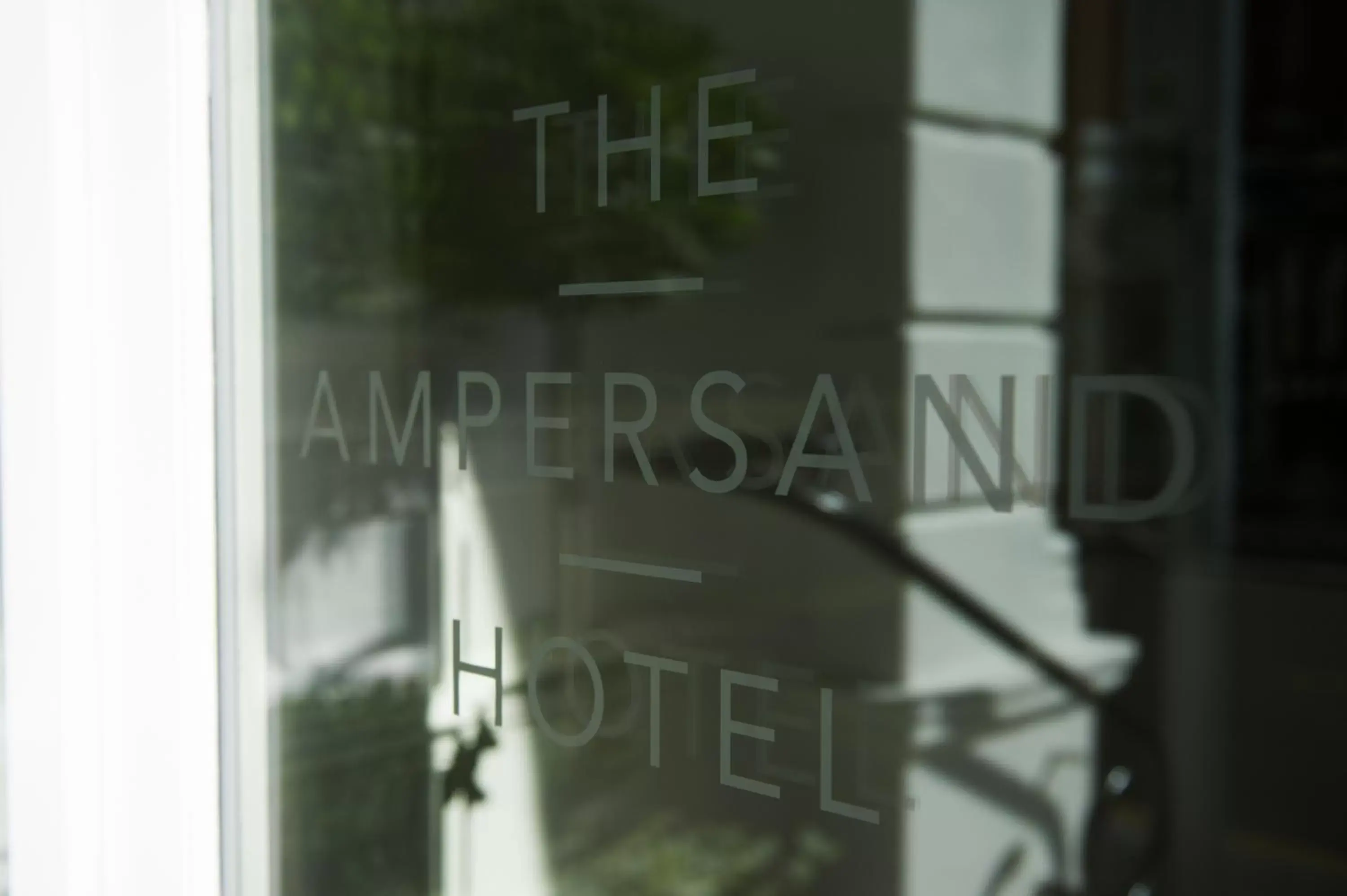 Logo/Certificate/Sign in The Ampersand Hotel