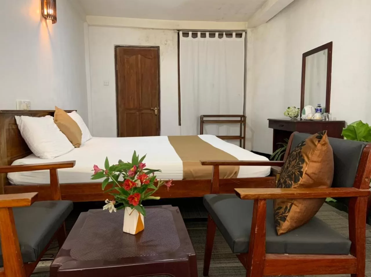 Bed in Golden King Guest