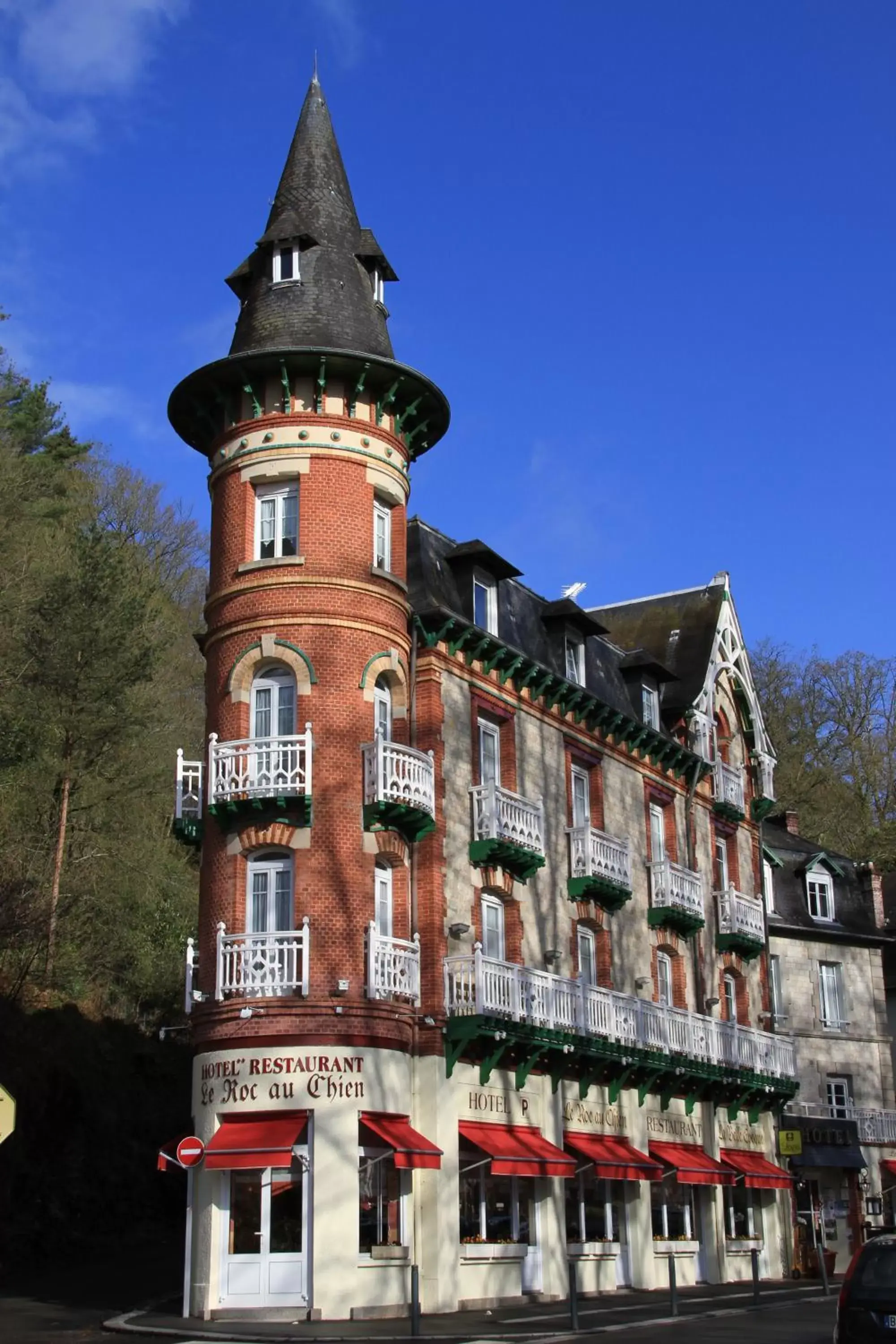 Facade/entrance, Property Building in BRIT HOTEL & SPA Le Roc au Chien