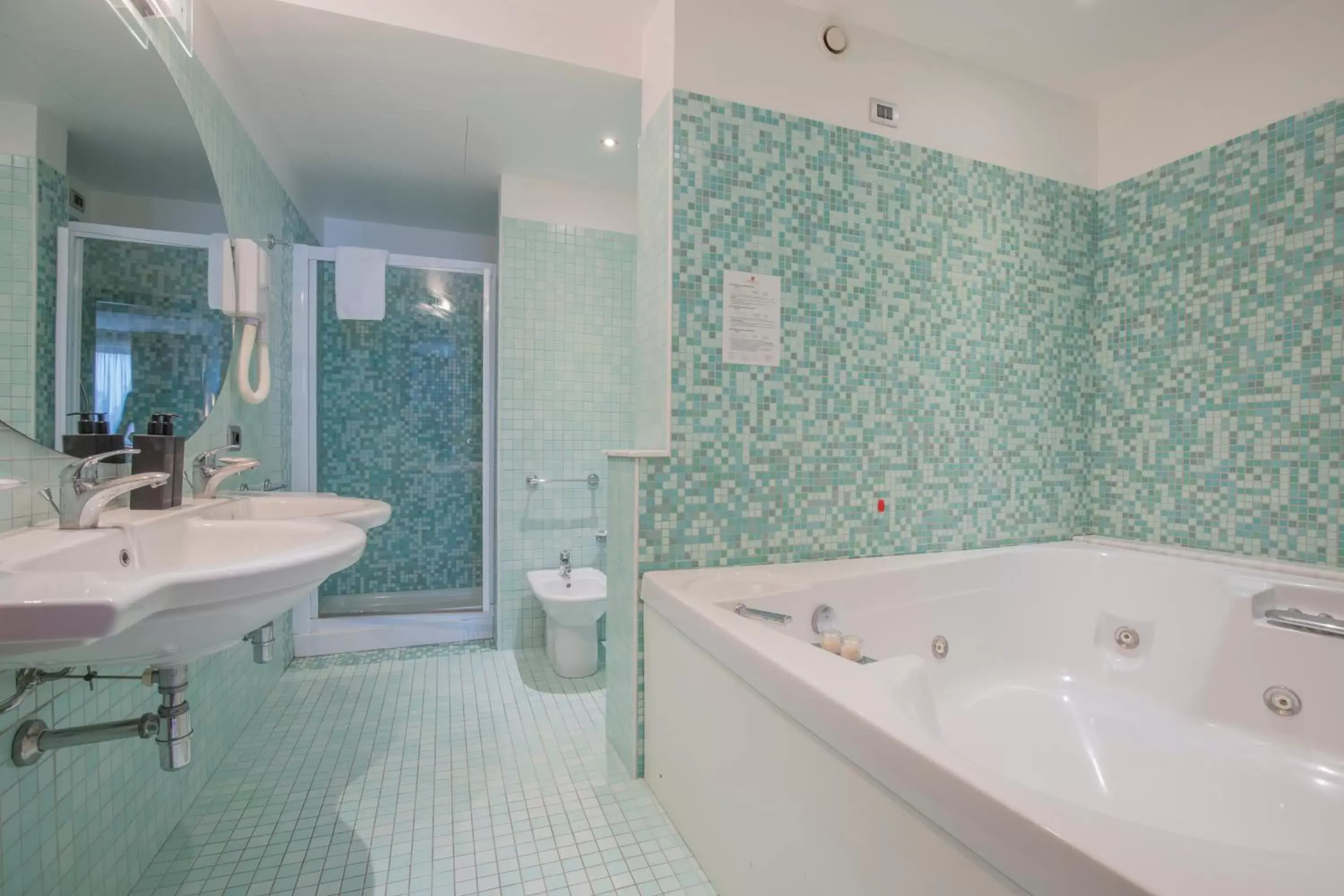 Bathroom in Hotel Palace Verona