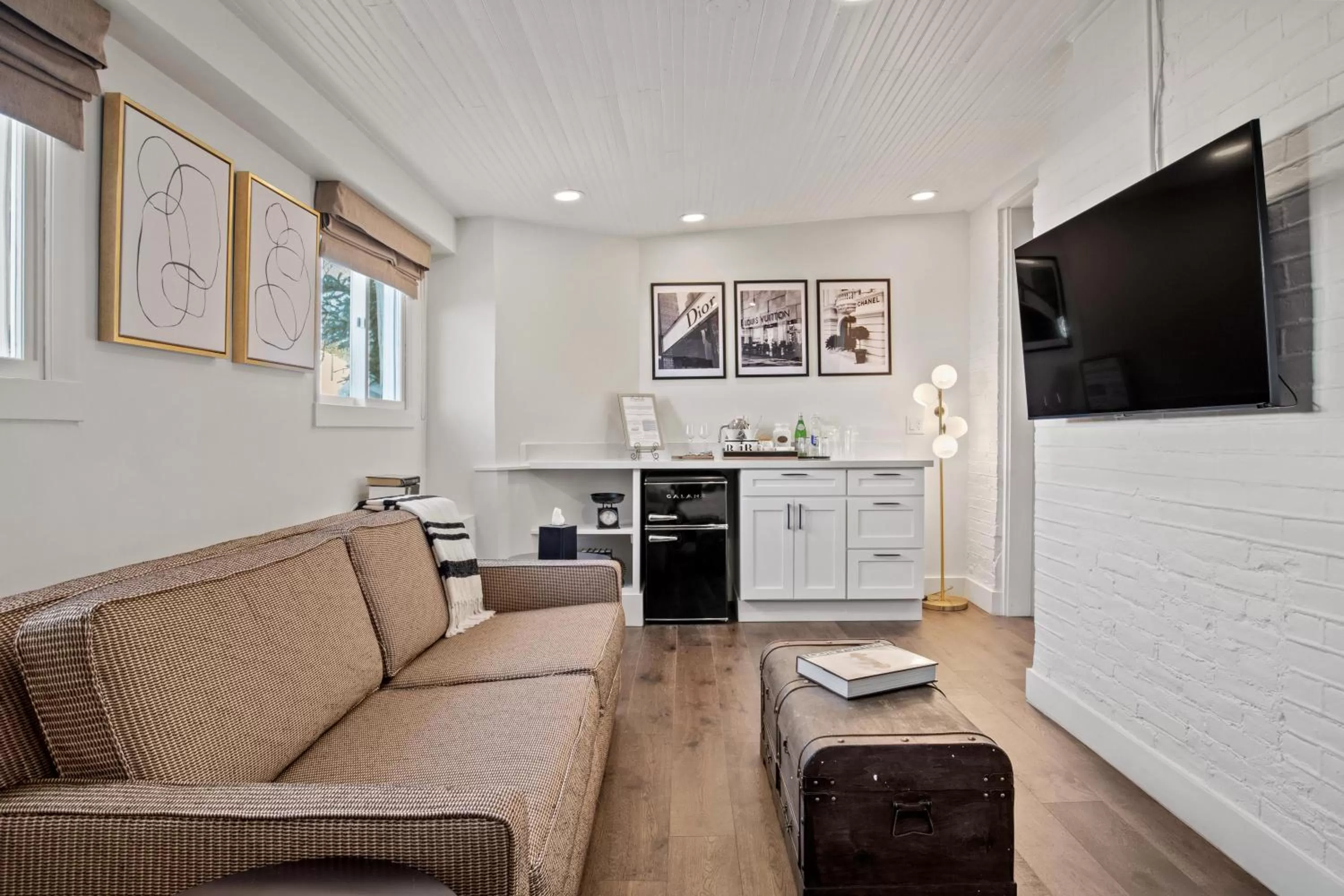 Living room in Bespoke Inn Flagstaff