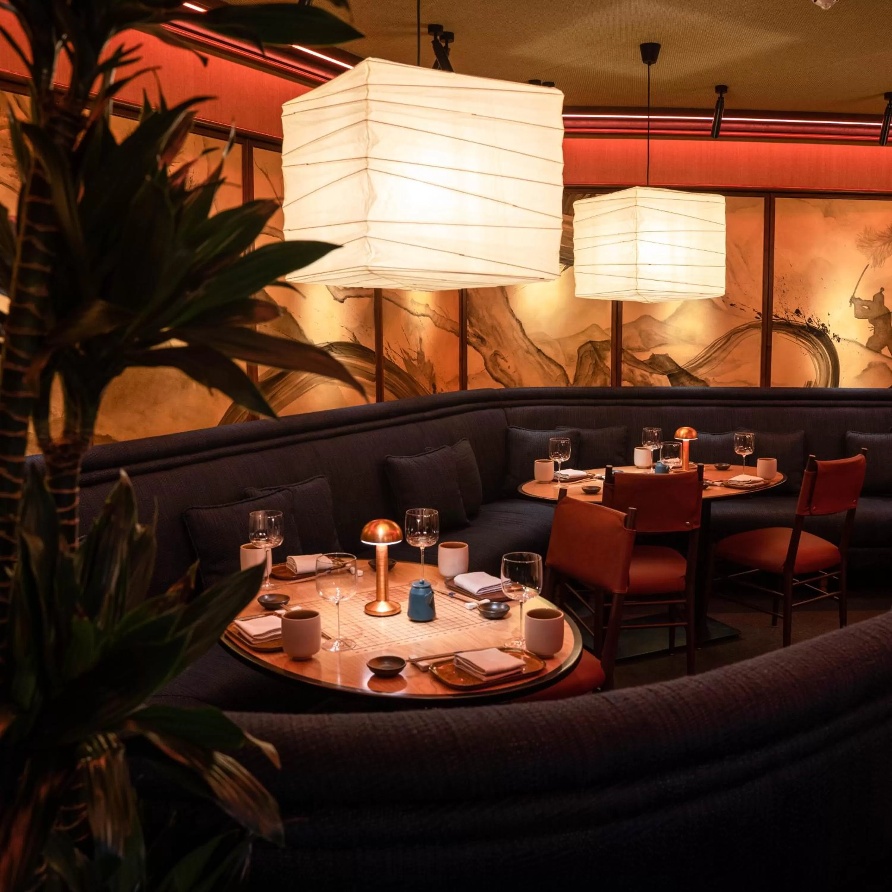 Restaurant/Places to Eat in Jumeirah Emirates Towers