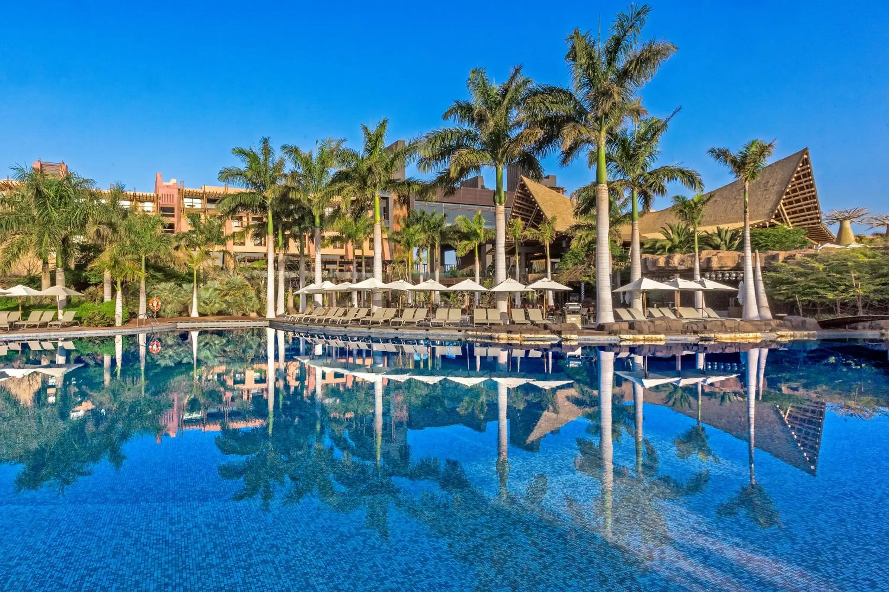 Swimming Pool in Lopesan Baobab Resort