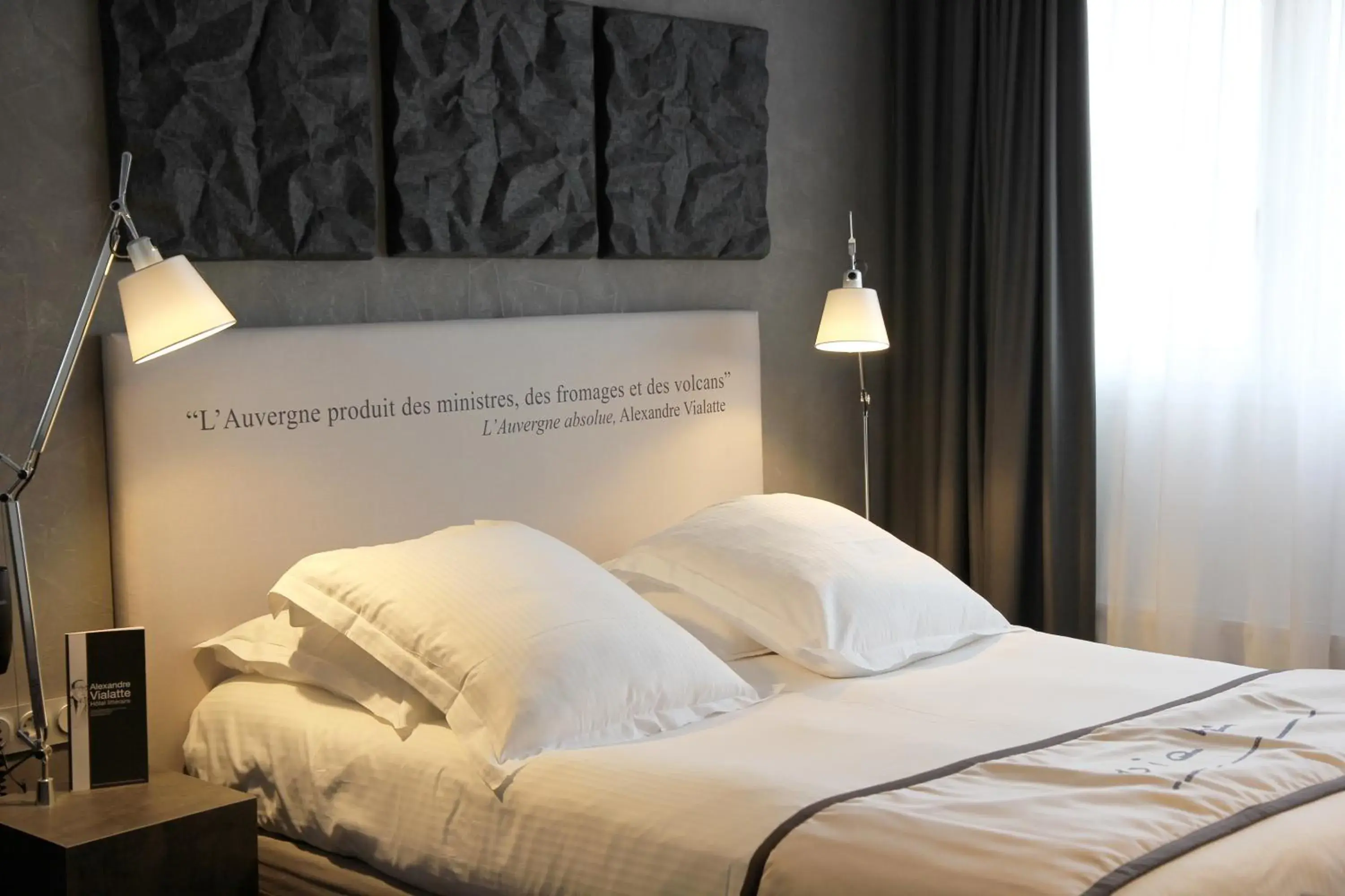 Photo of the whole room, Bed in Best Western Plus Hotel Litteraire Alexandre Vialatte