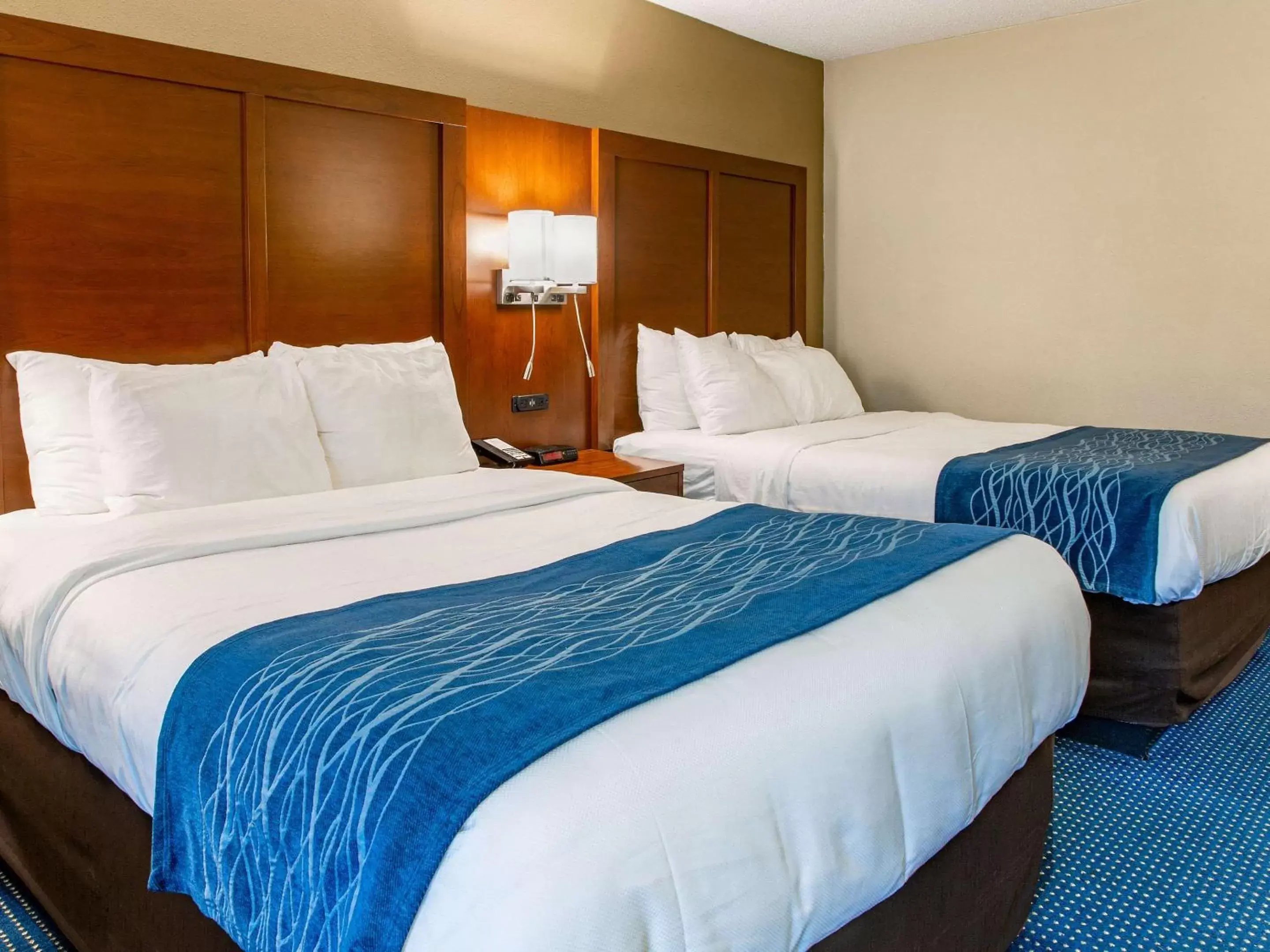 Bedroom, Bed in Comfort Inn Piketon near Fairgrounds Bedroom, Bed in Comfort Inn Piketon near Fairgrounds