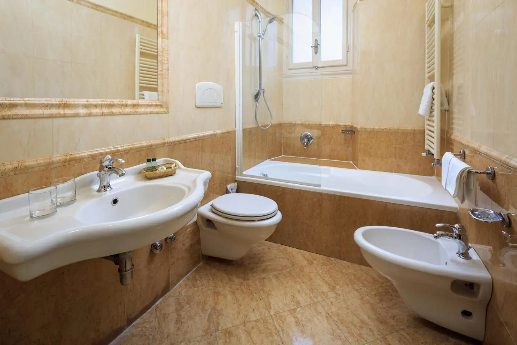 Bathroom in Hotel Villa Carlotta