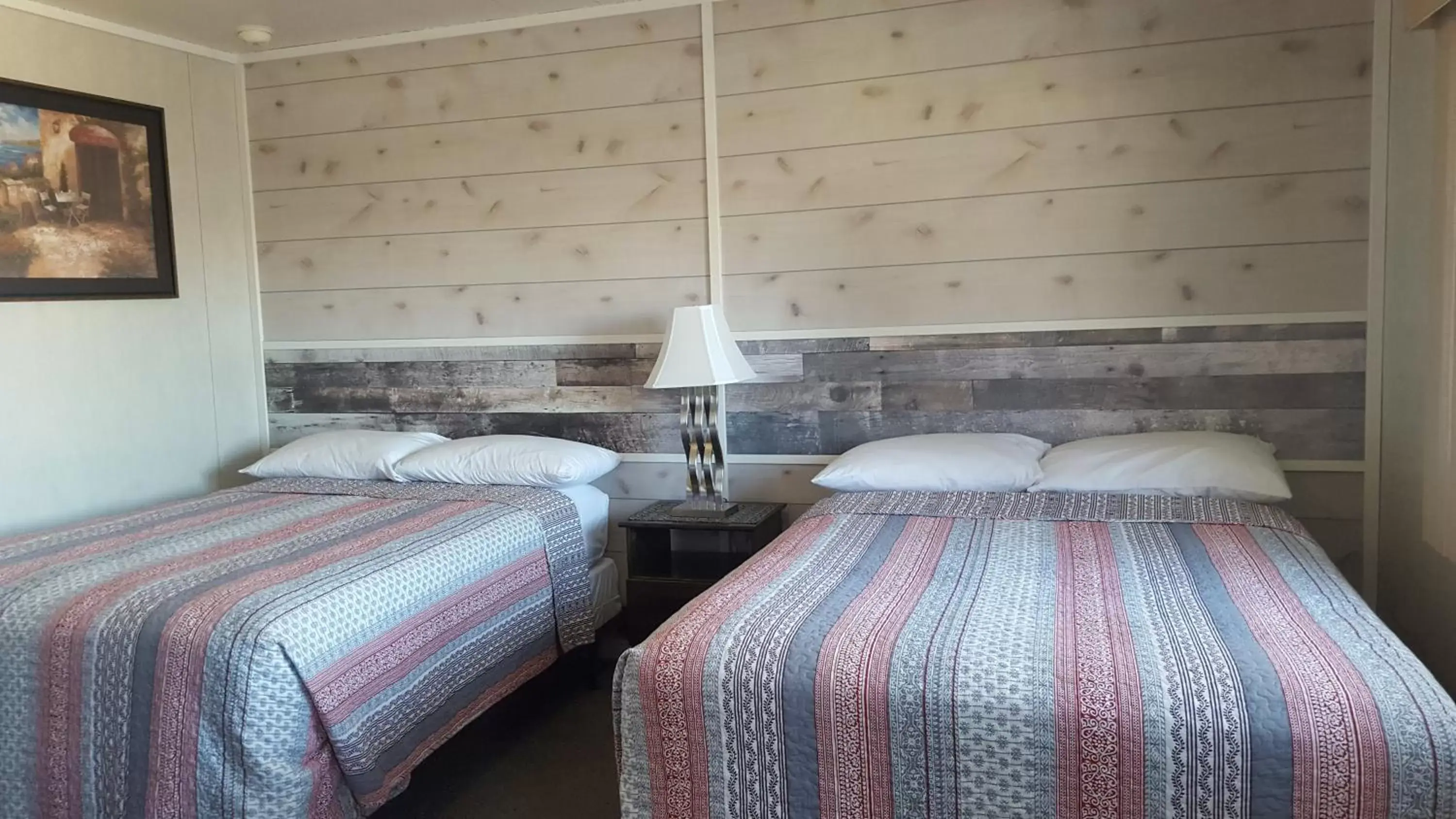 Bedroom, Bed in Sunset motel